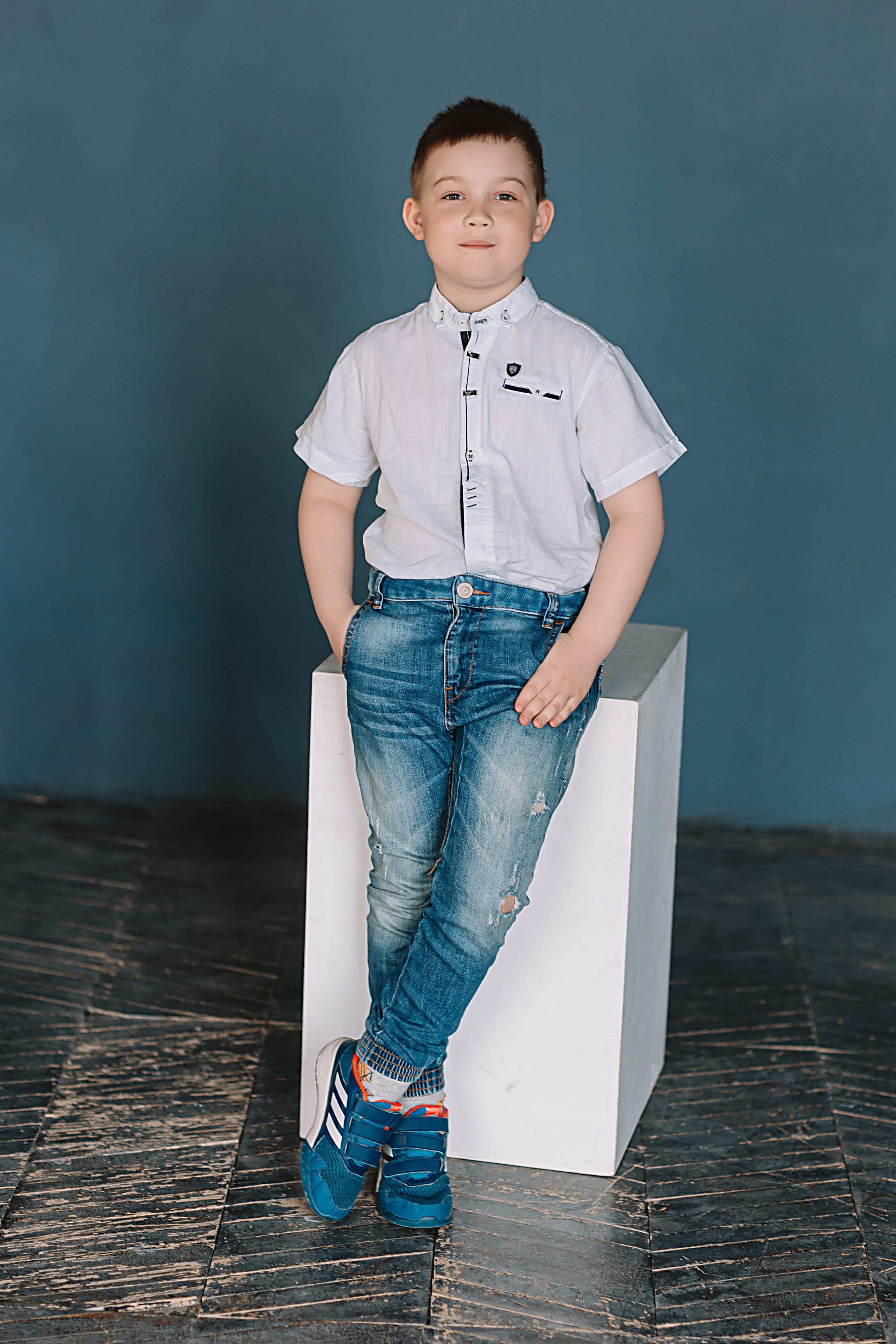 Садик в фотостудии. Семейный фотограф Тюмень, фотограф на роды Салмина Мария