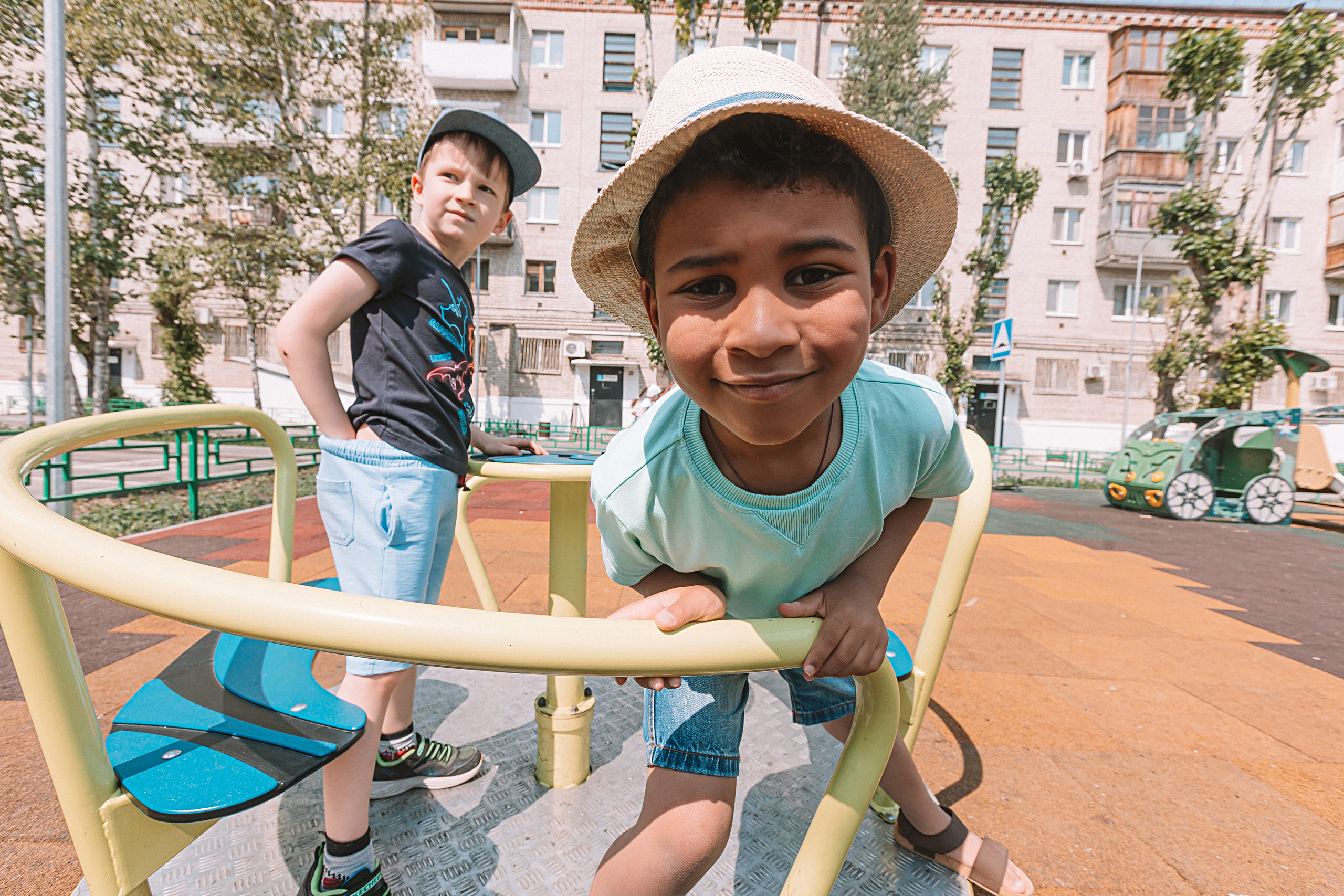 Один день в саду (частный). Семейный фотограф Тюмень, фотограф на роды Салмина Мария