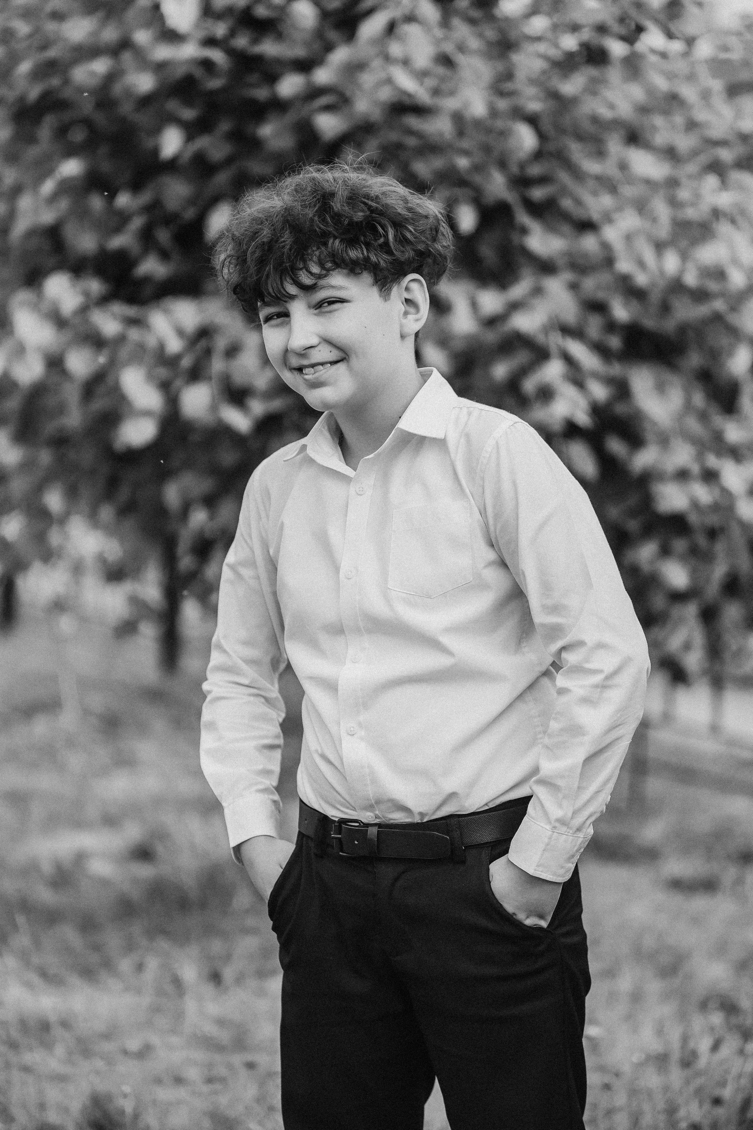 3 класс у школы. Семейный фотограф Тюмень, фотограф на роды Салмина Мария