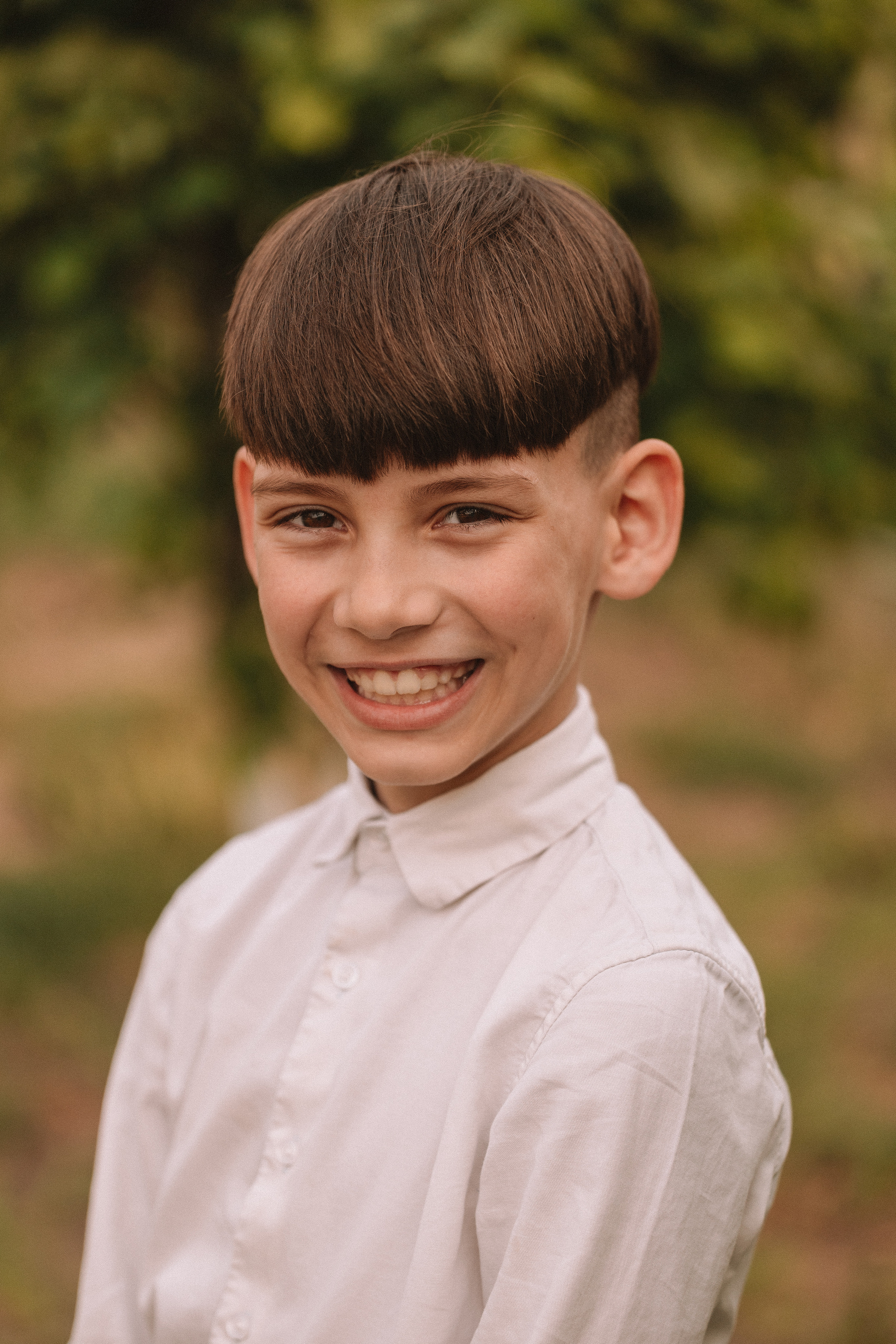 3 класс у школы. Семейный фотограф Тюмень, фотограф на роды Салмина Мария