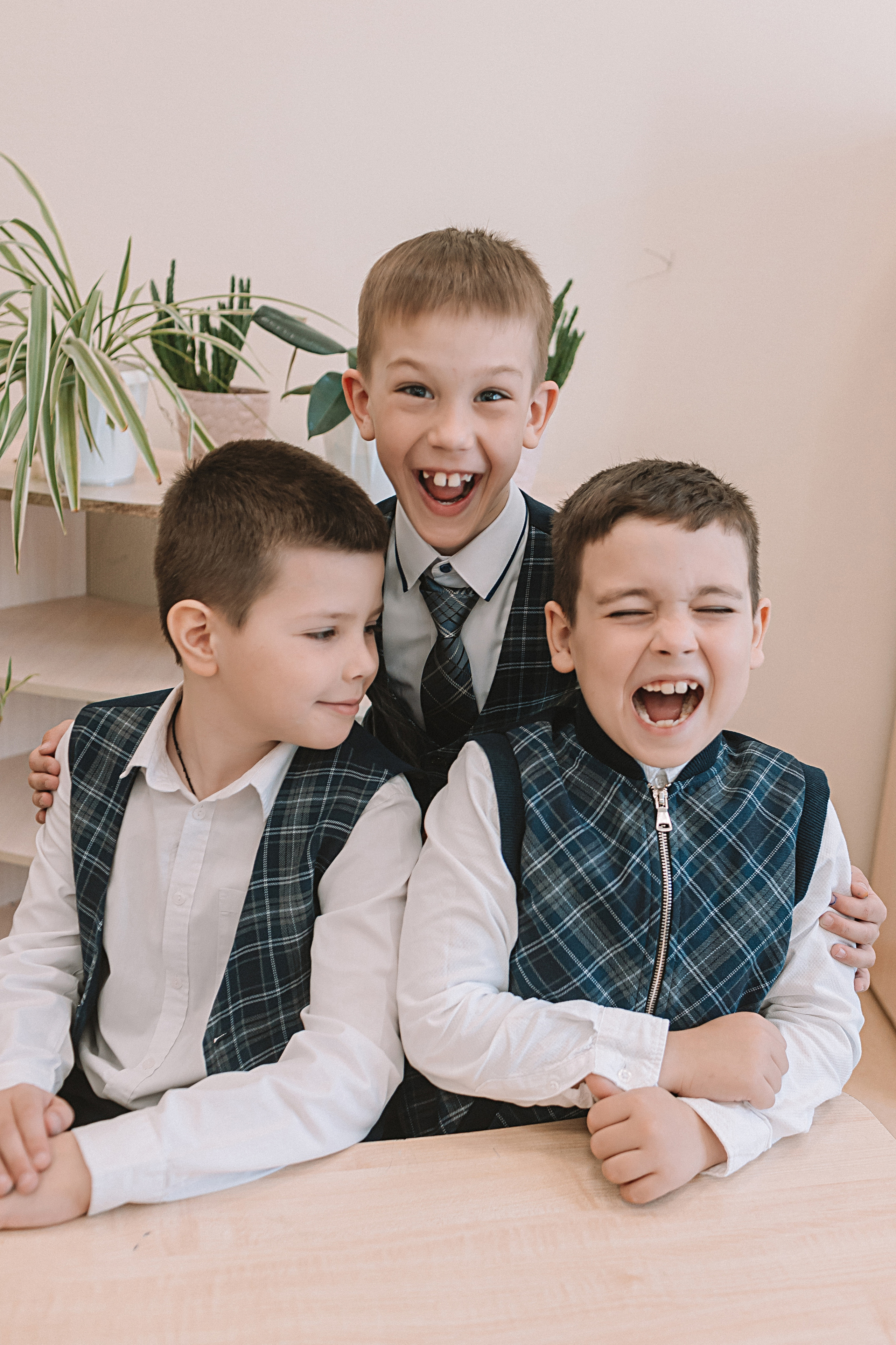 1 класс в кабинете. Семейный фотограф Тюмень, фотограф на роды Салмина Мария