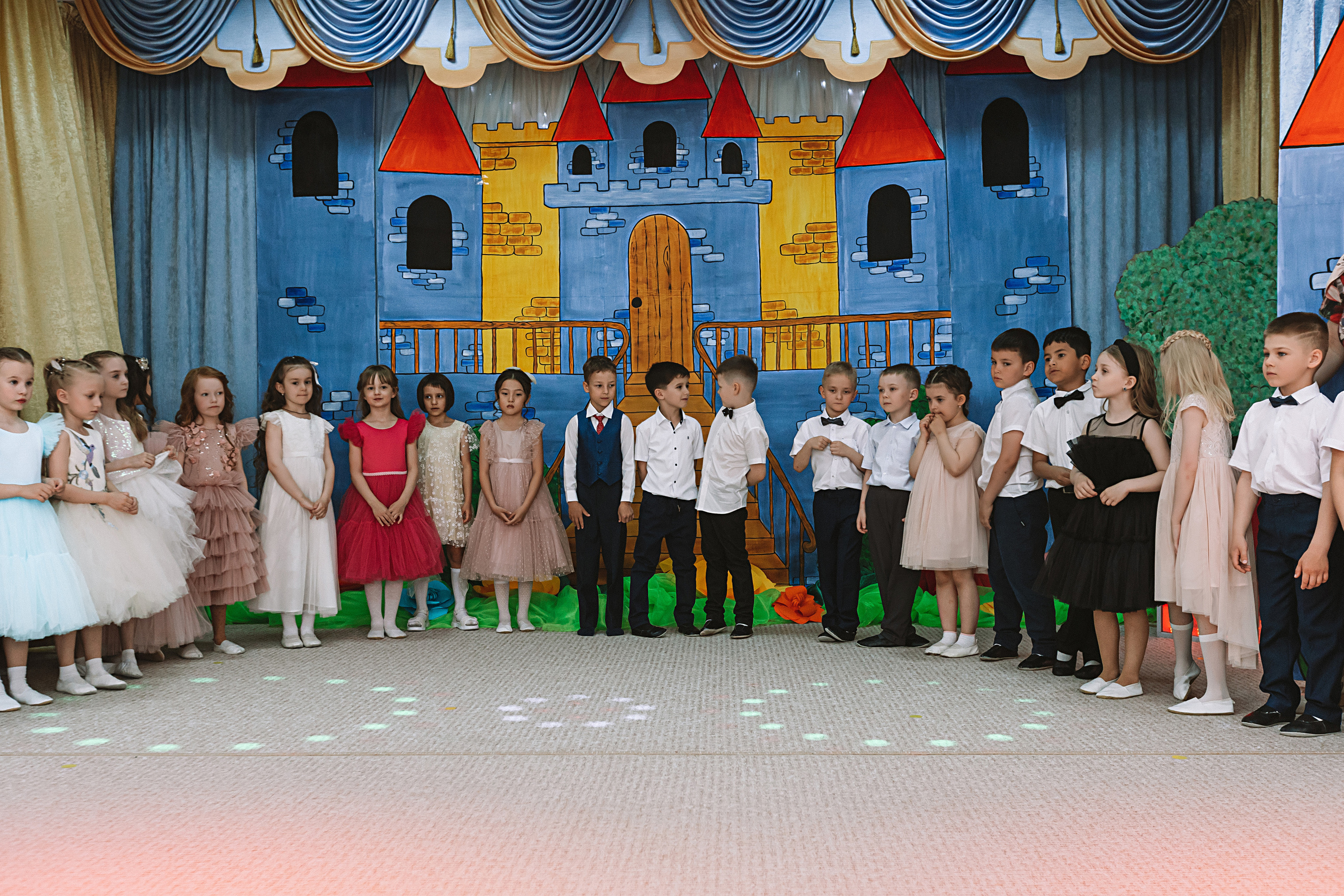 Выпускной детский сад. Семейный фотограф Тюмень, фотограф на роды Салмина Мария