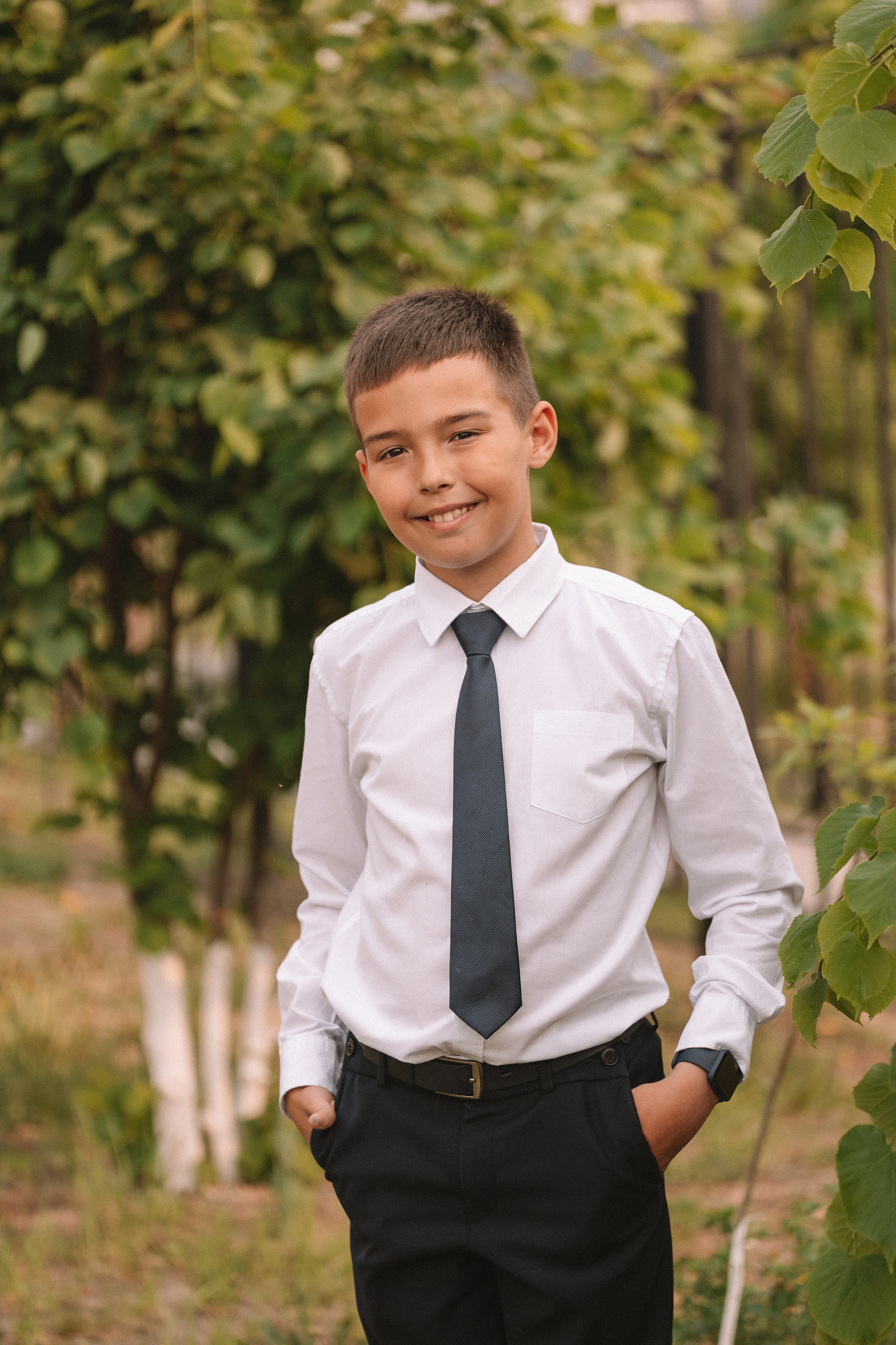 3 класс у школы. Семейный фотограф Тюмень, фотограф на роды Салмина Мария