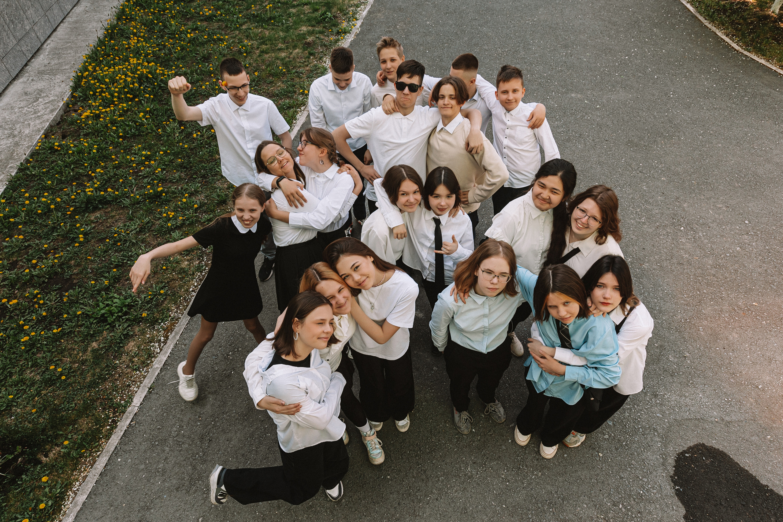 7 класс на улице. Семейный фотограф Тюмень, фотограф на роды Салмина Мария