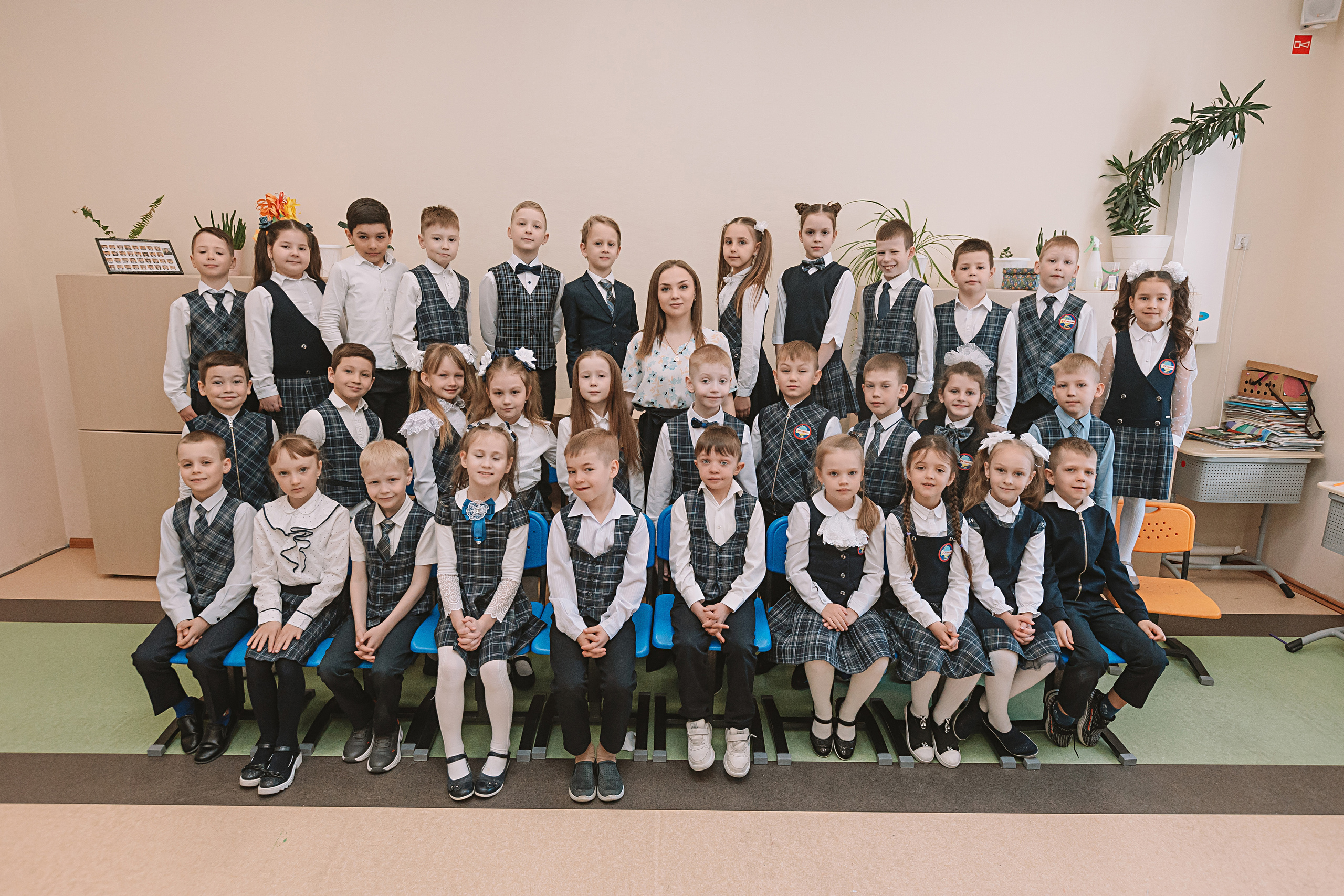 1 класс в кабинете. Семейный фотограф Тюмень, фотограф на роды Салмина Мария