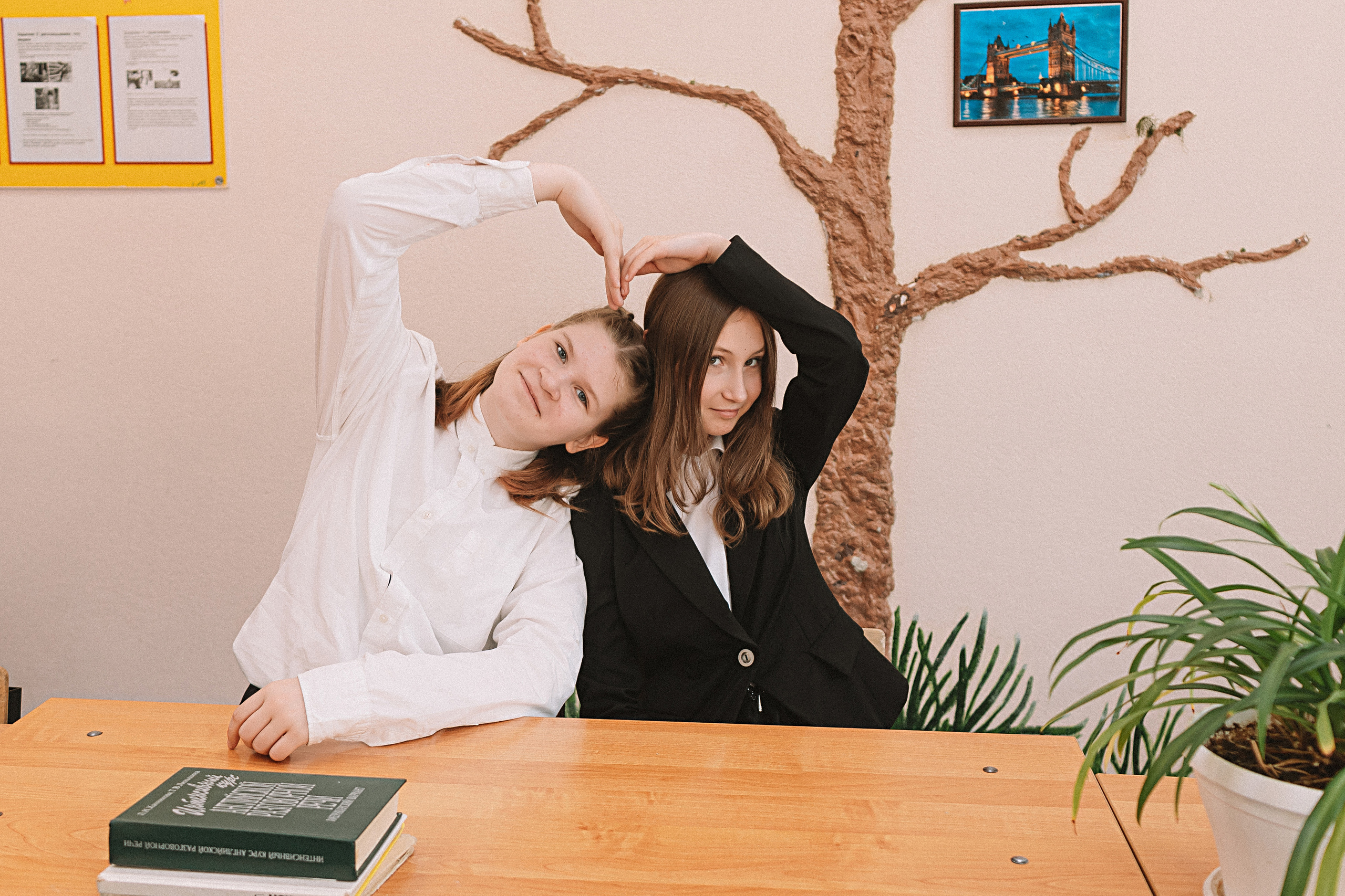 7 класс в стенах школы. Семейный фотограф Тюмень, фотограф на роды Салмина Мария