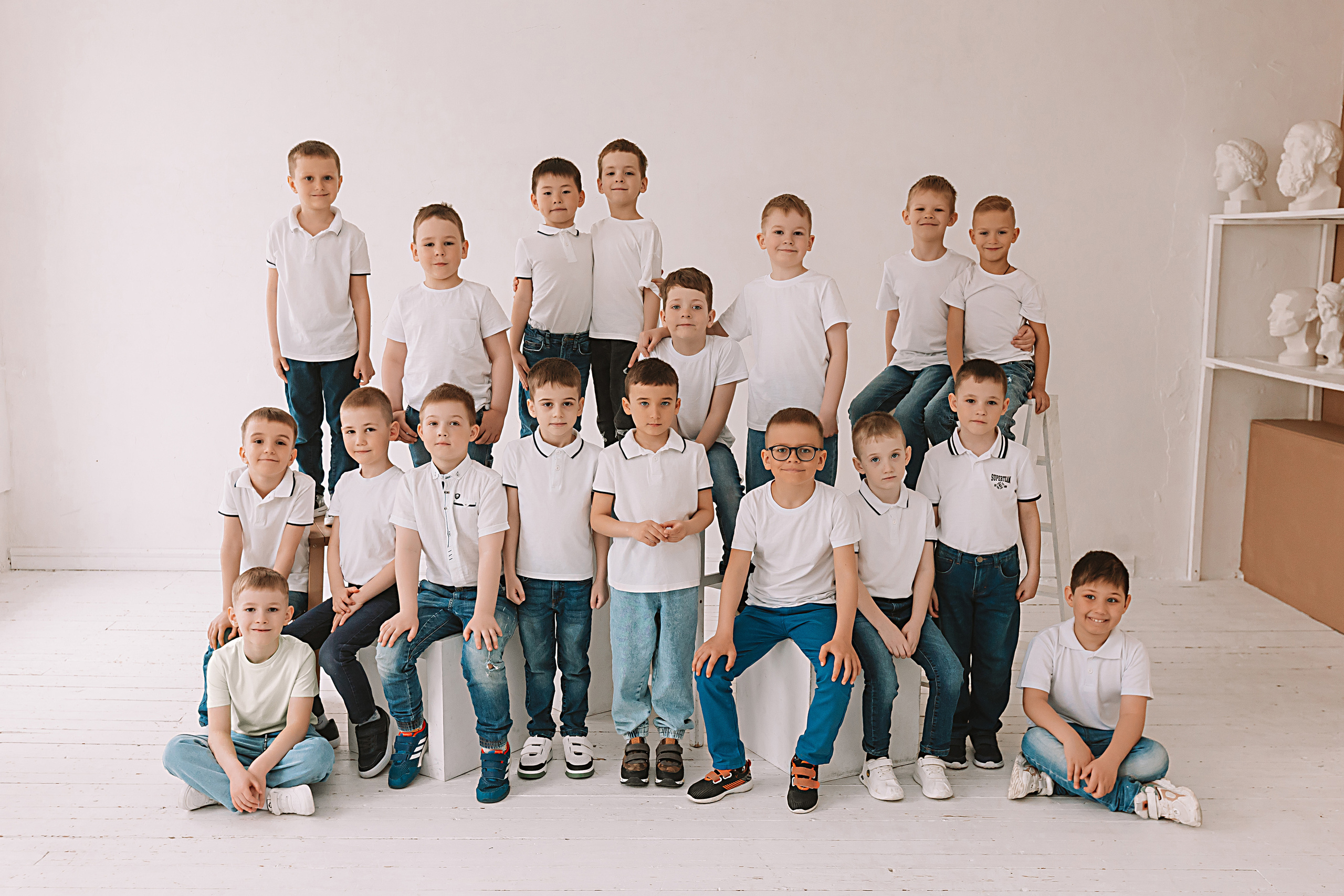 Садик в фотостудии. Семейный фотограф Тюмень, фотограф на роды Салмина Мария