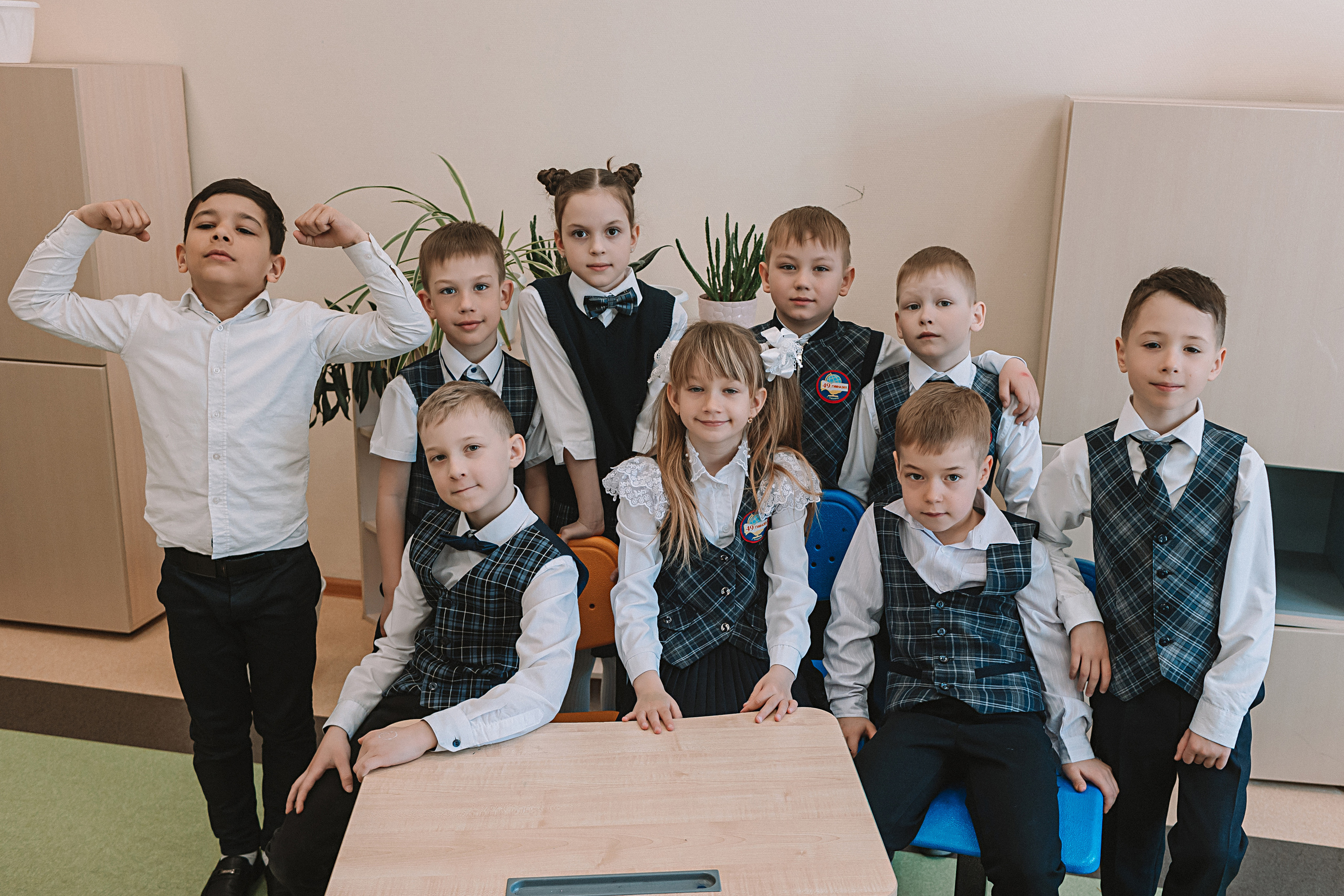 1 класс в кабинете. Семейный фотограф Тюмень, фотограф на роды Салмина Мария