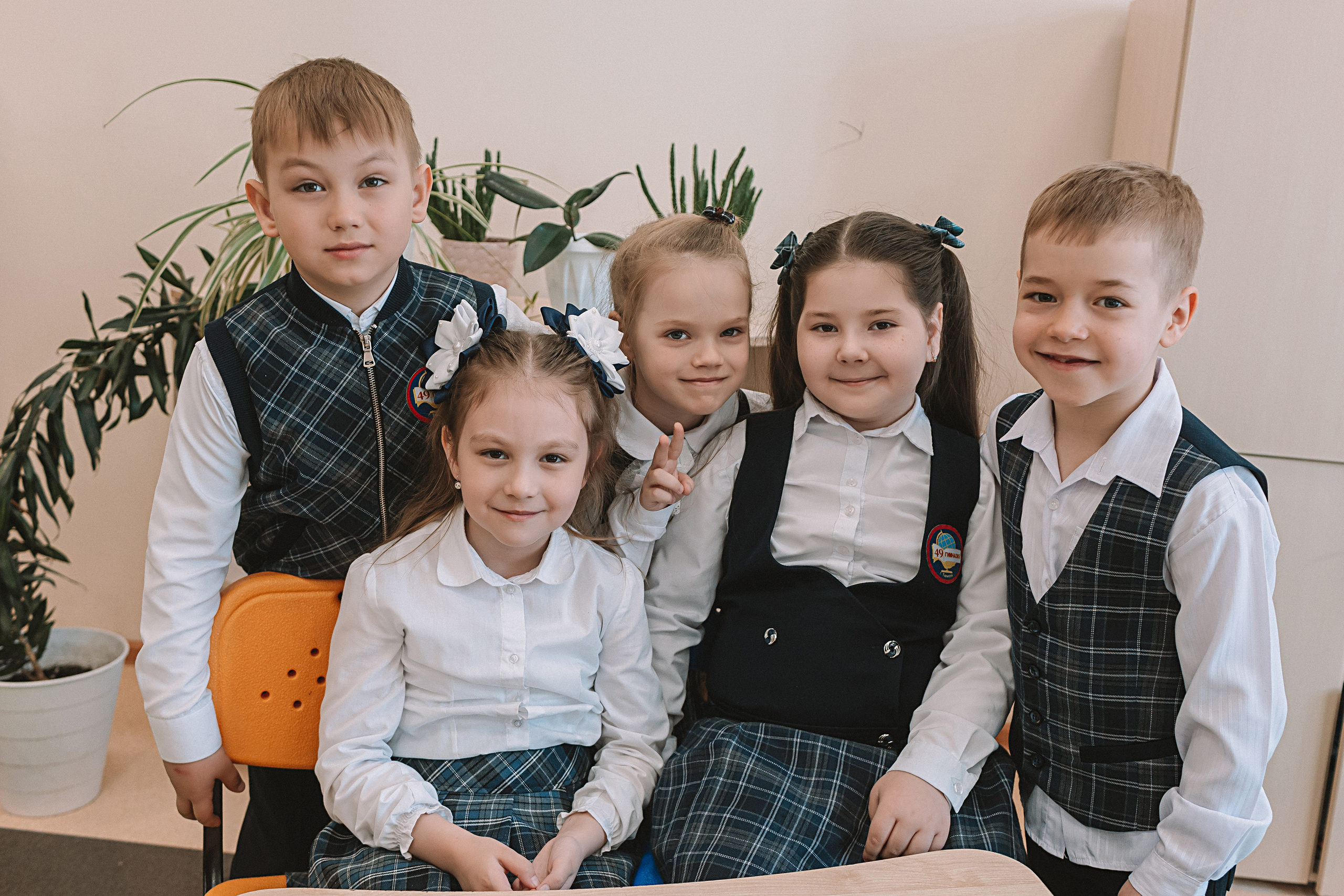 1 класс в кабинете. Семейный фотограф Тюмень, фотограф на роды Салмина Мария