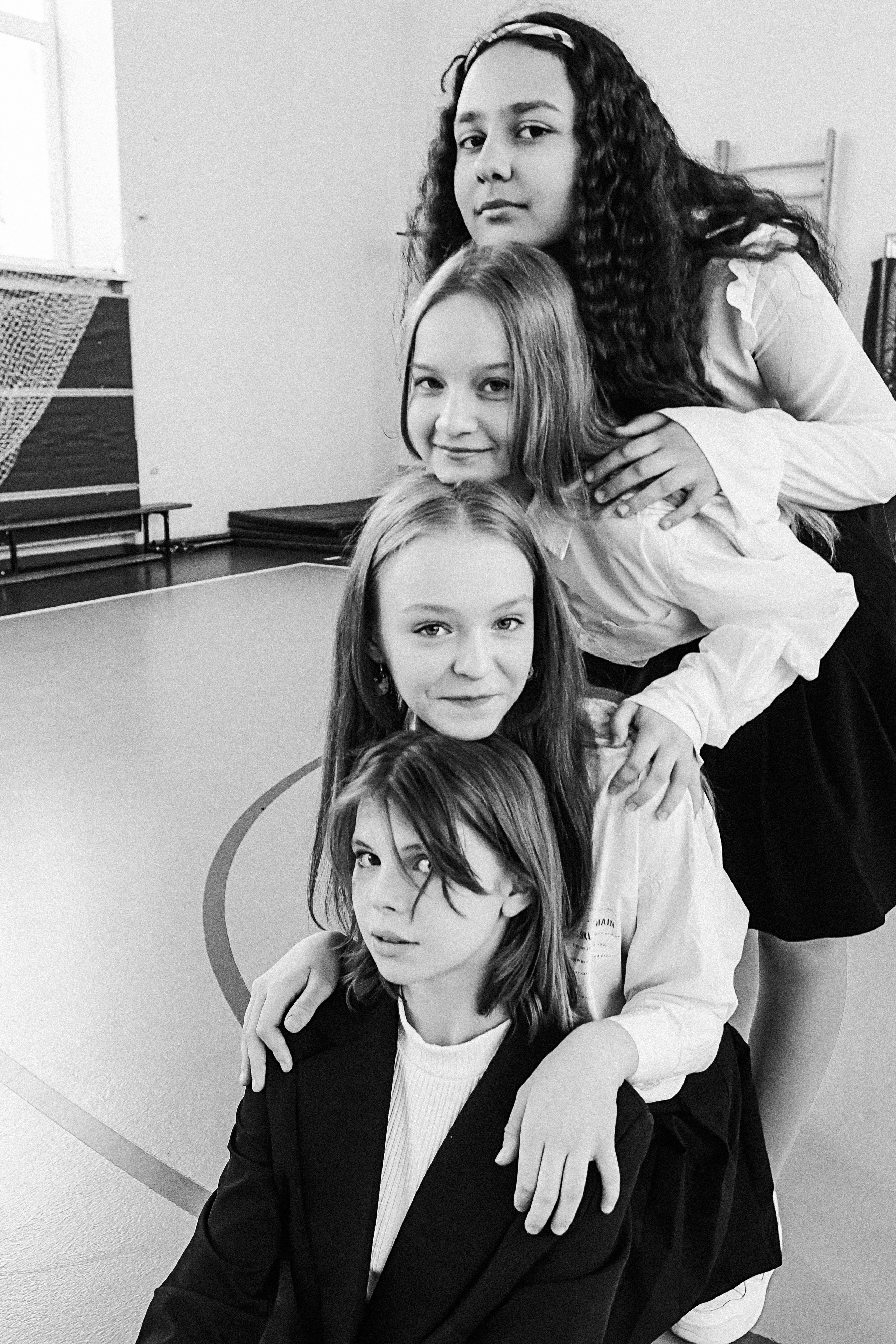 7 класс в стенах школы. Семейный фотограф Тюмень, фотограф на роды Салмина Мария