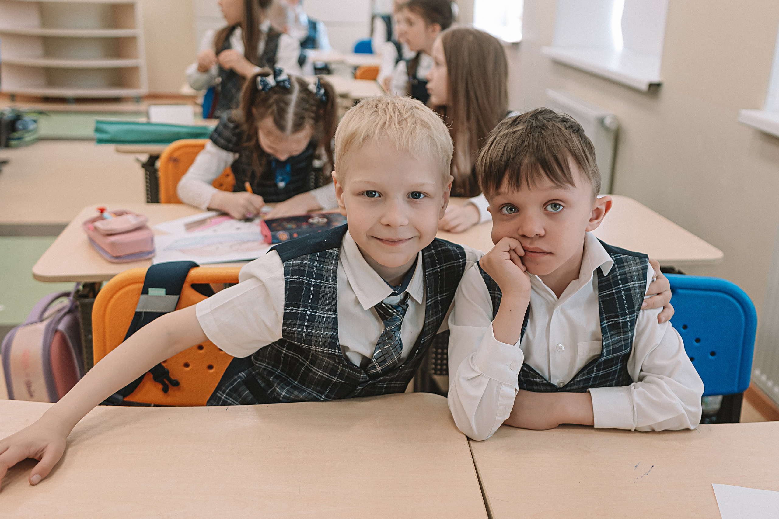 1 класс в кабинете. Семейный фотограф Тюмень, фотограф на роды Салмина Мария