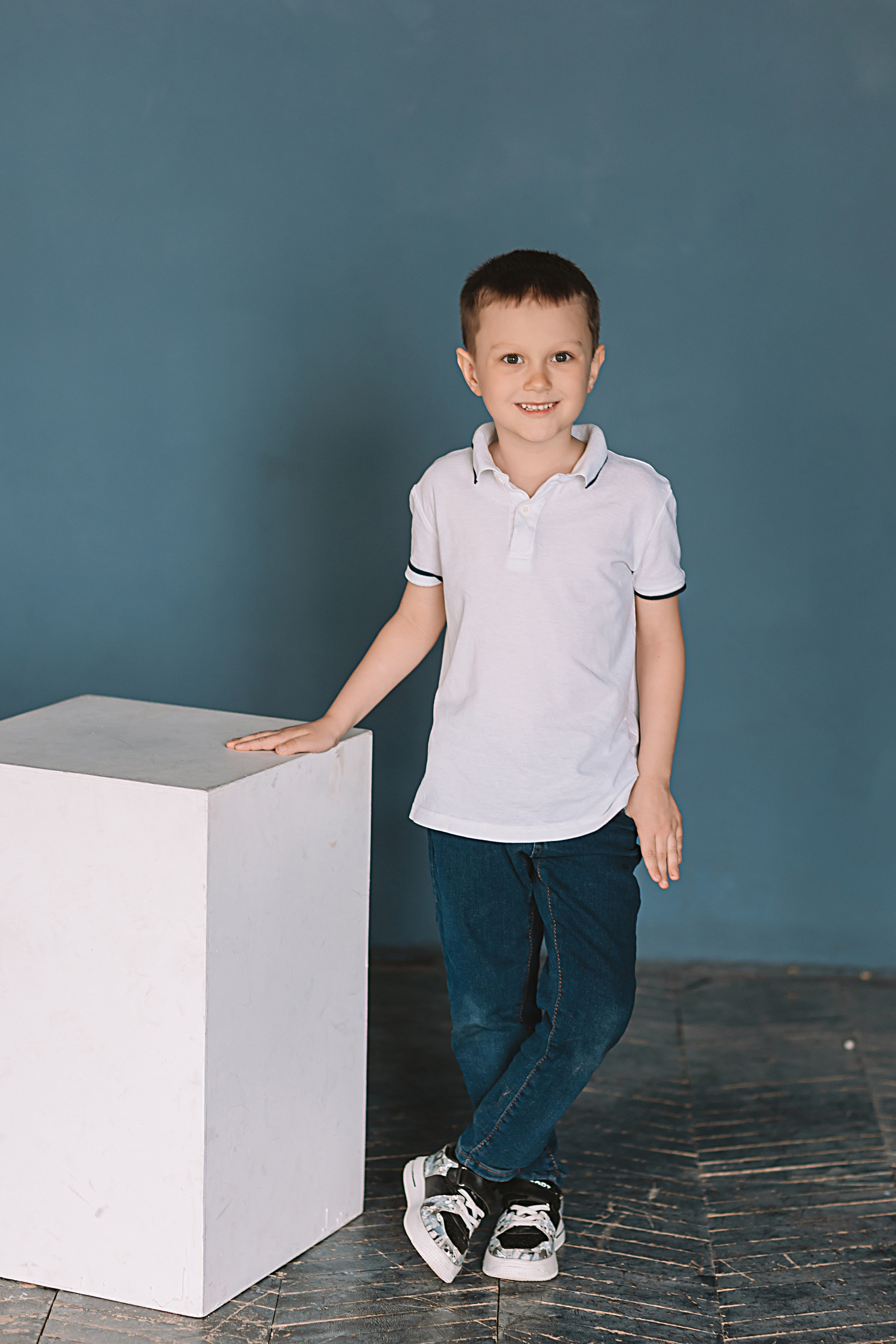 Садик в фотостудии. Семейный фотограф Тюмень, фотограф на роды Салмина Мария