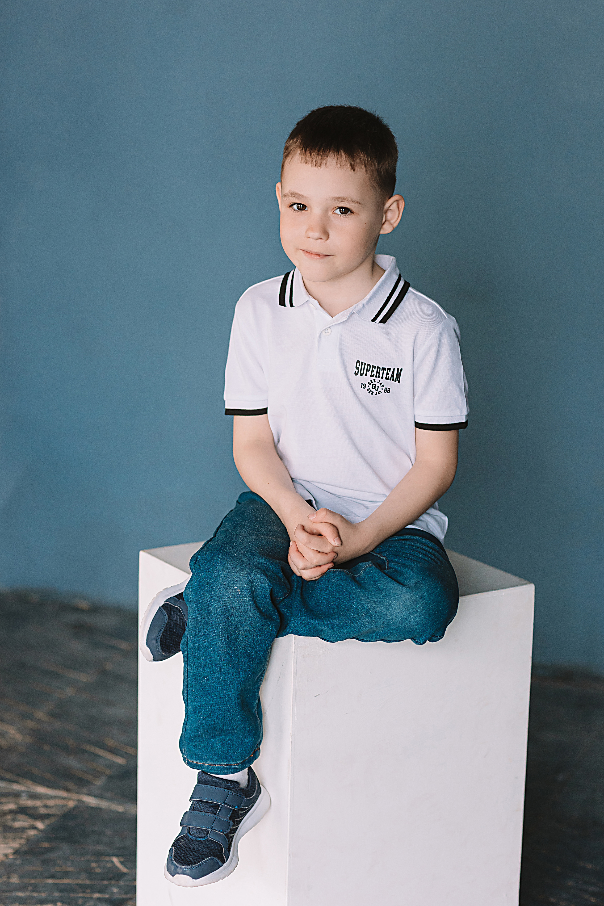 Садик в фотостудии. Семейный фотограф Тюмень, фотограф на роды Салмина Мария