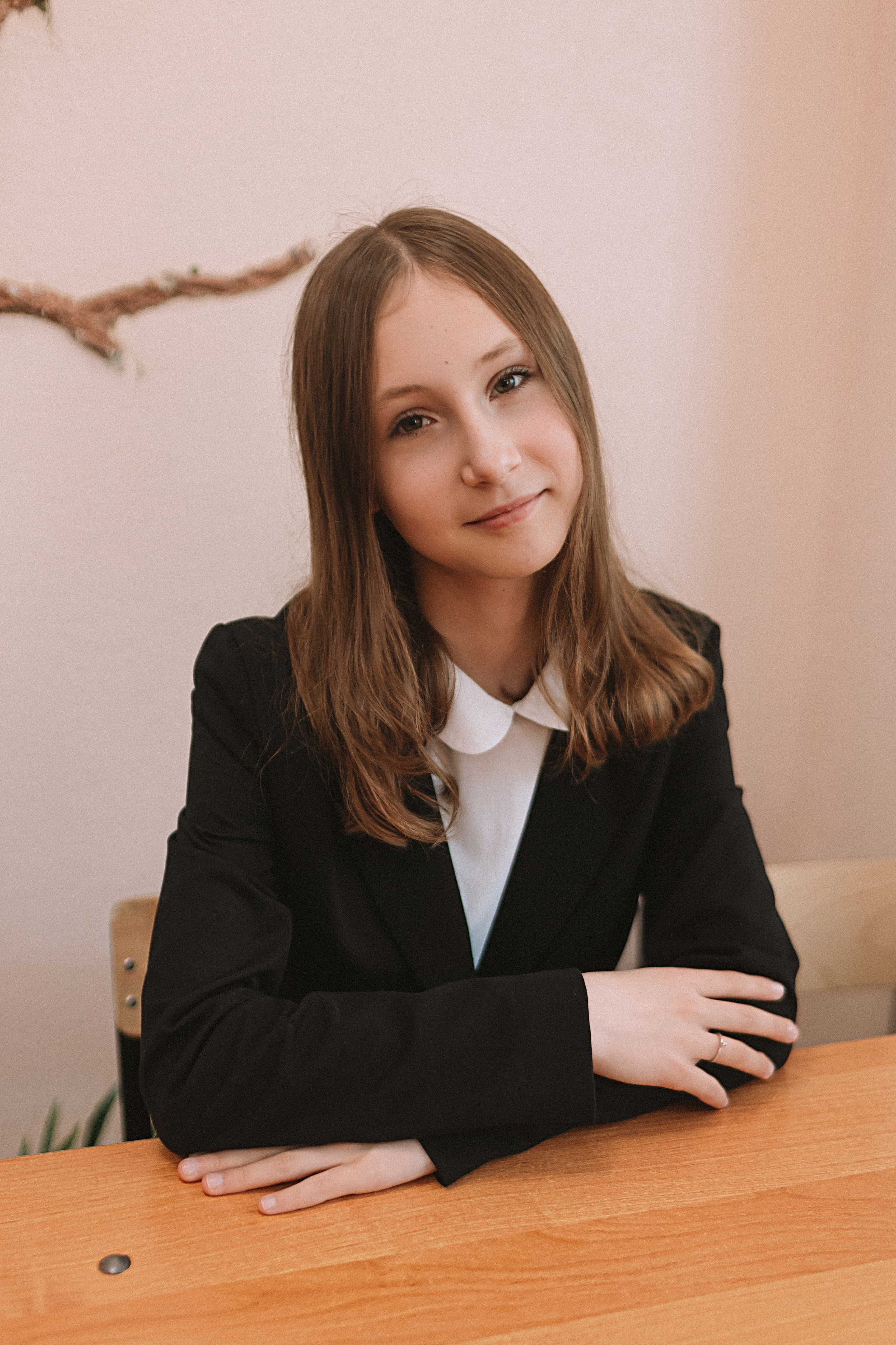 7 класс в стенах школы. Семейный фотограф Тюмень, фотограф на роды Салмина Мария