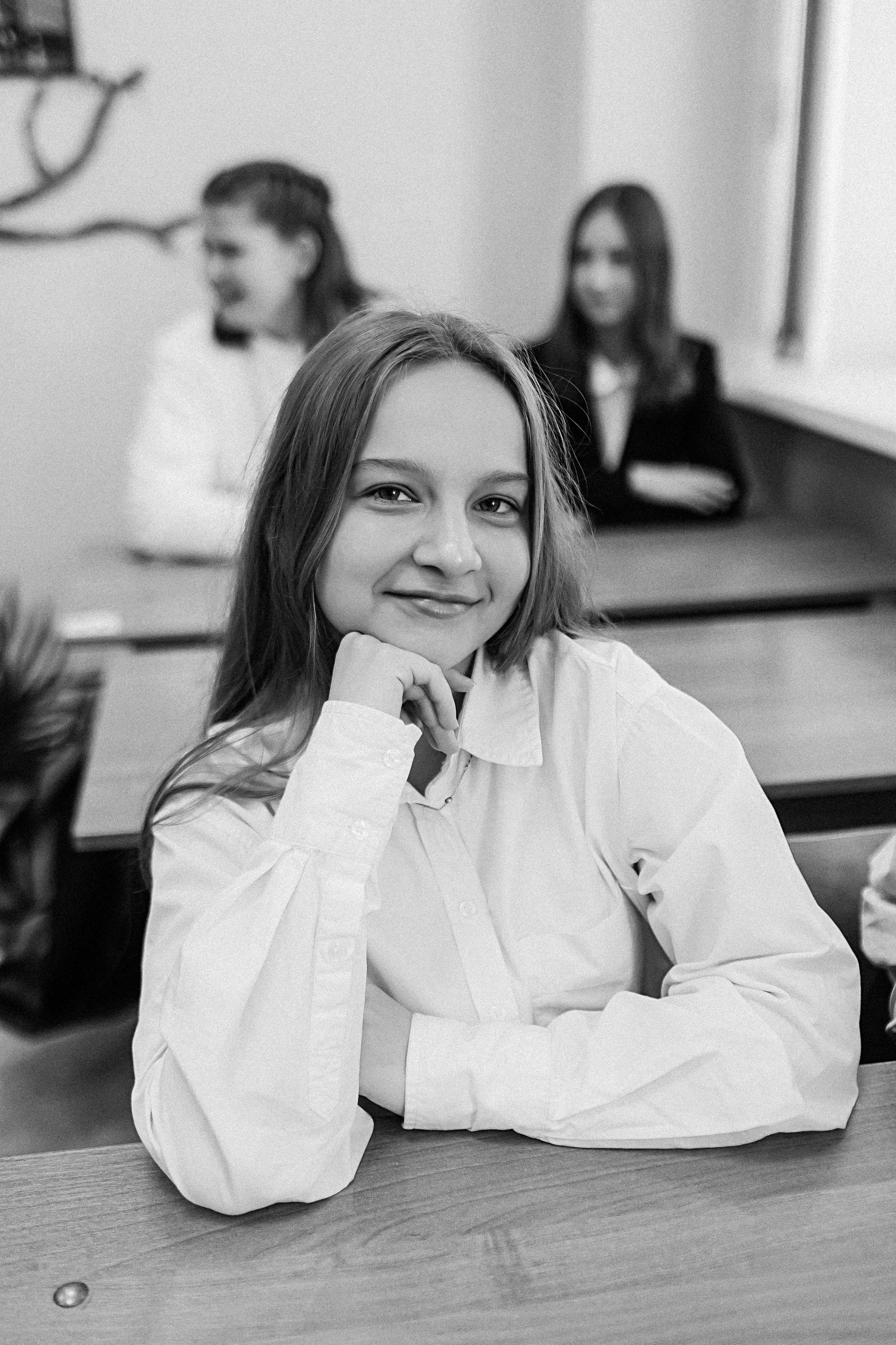 7 класс в стенах школы. Семейный фотограф Тюмень, фотограф на роды Салмина Мария