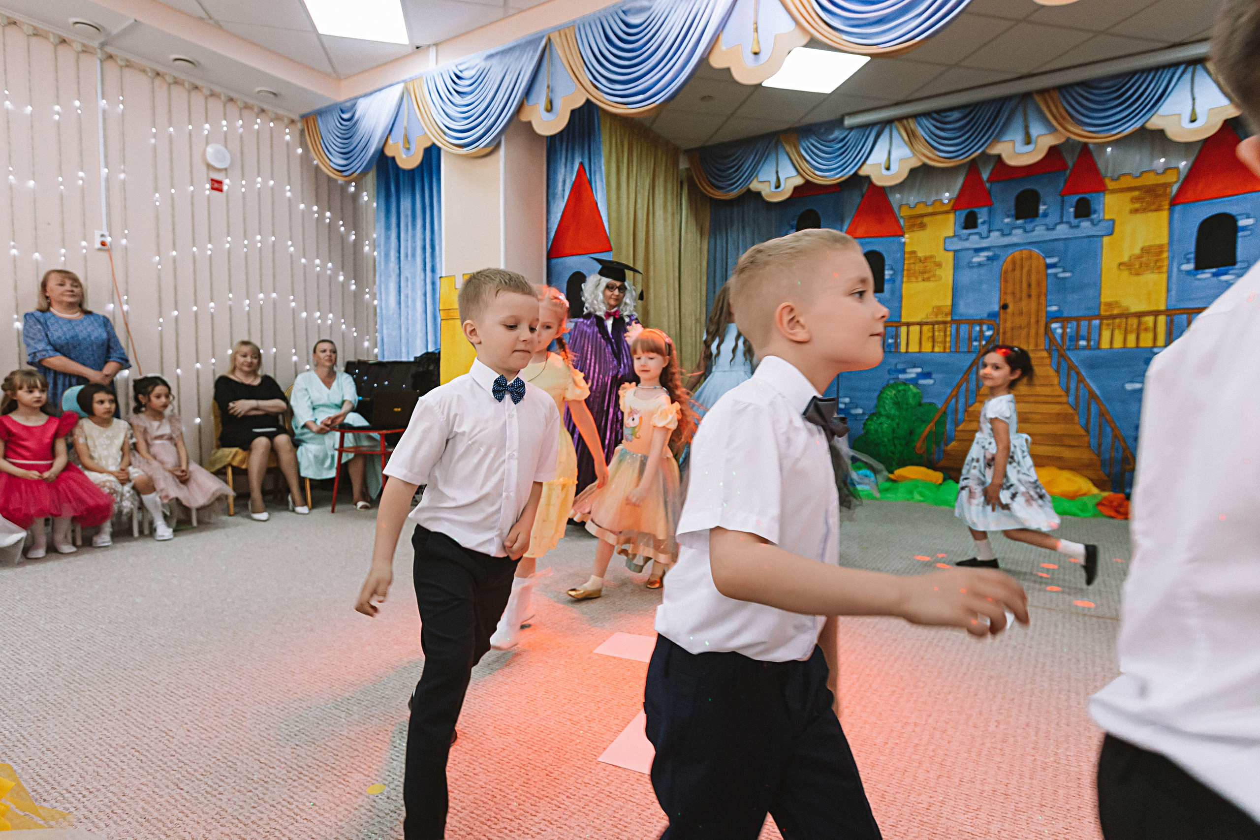 Выпускной детский сад. Семейный фотограф Тюмень, фотограф на роды Салмина Мария