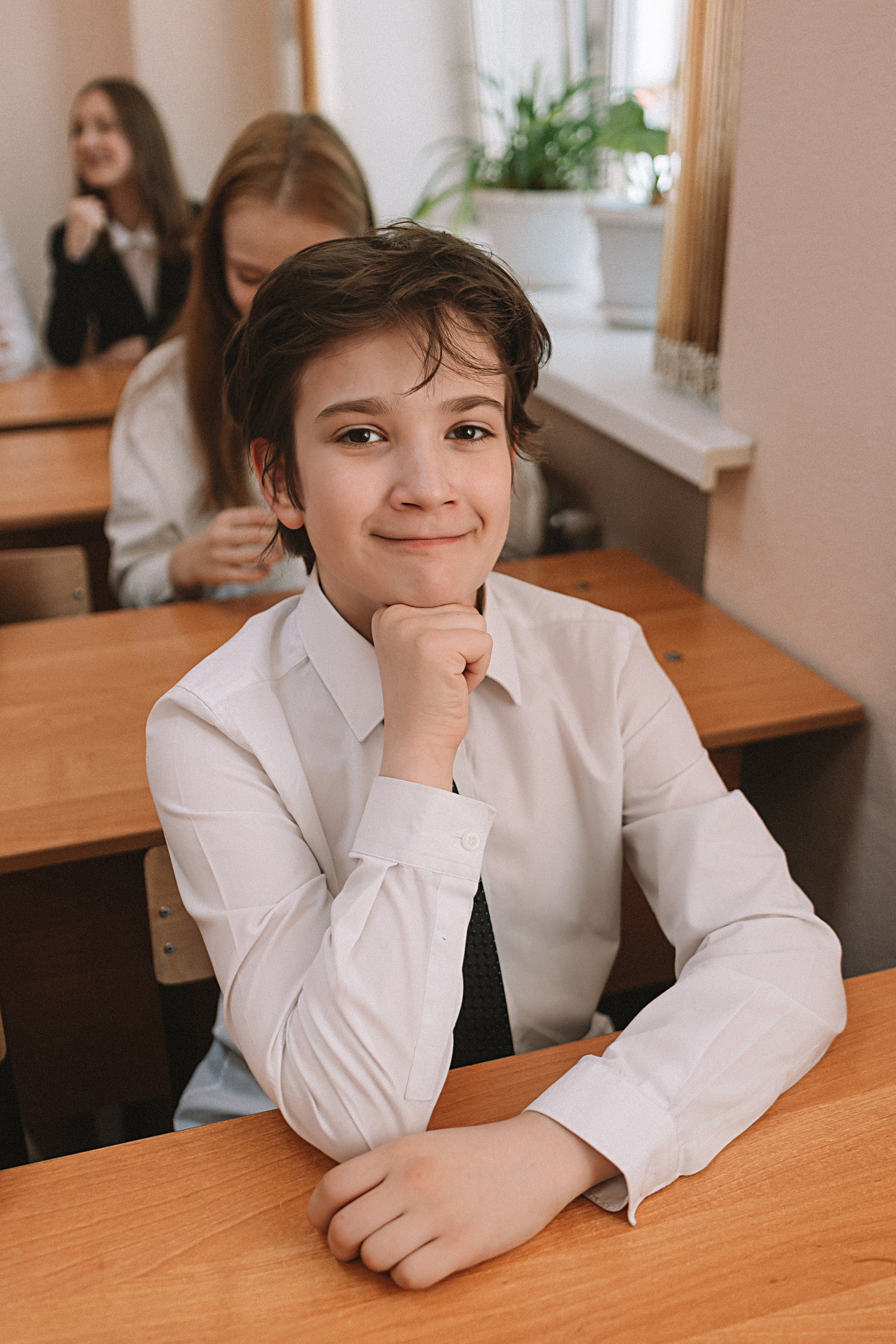 7 класс в стенах школы. Семейный фотограф Тюмень, фотограф на роды Салмина Мария