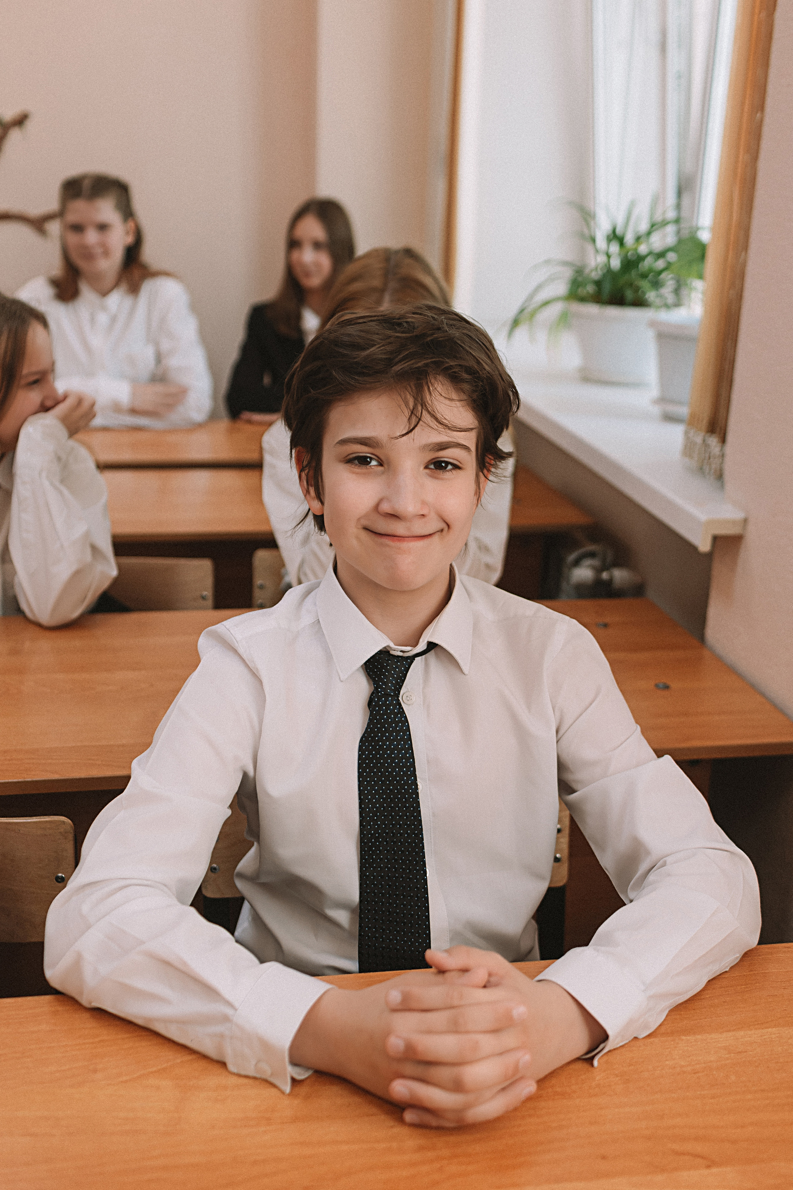 7 класс в стенах школы. Семейный фотограф Тюмень, фотограф на роды Салмина Мария