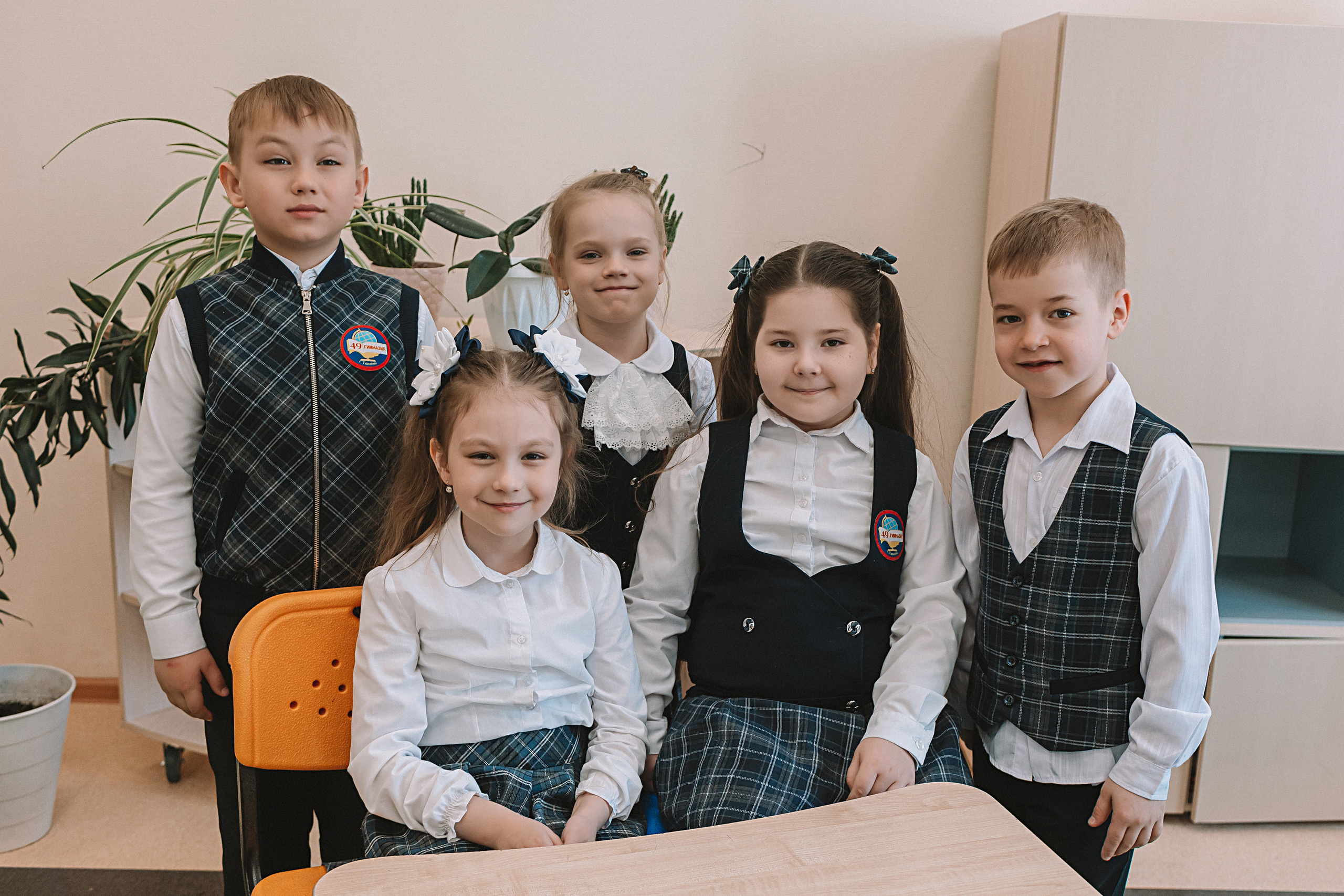 1 класс в кабинете. Семейный фотограф Тюмень, фотограф на роды Салмина Мария