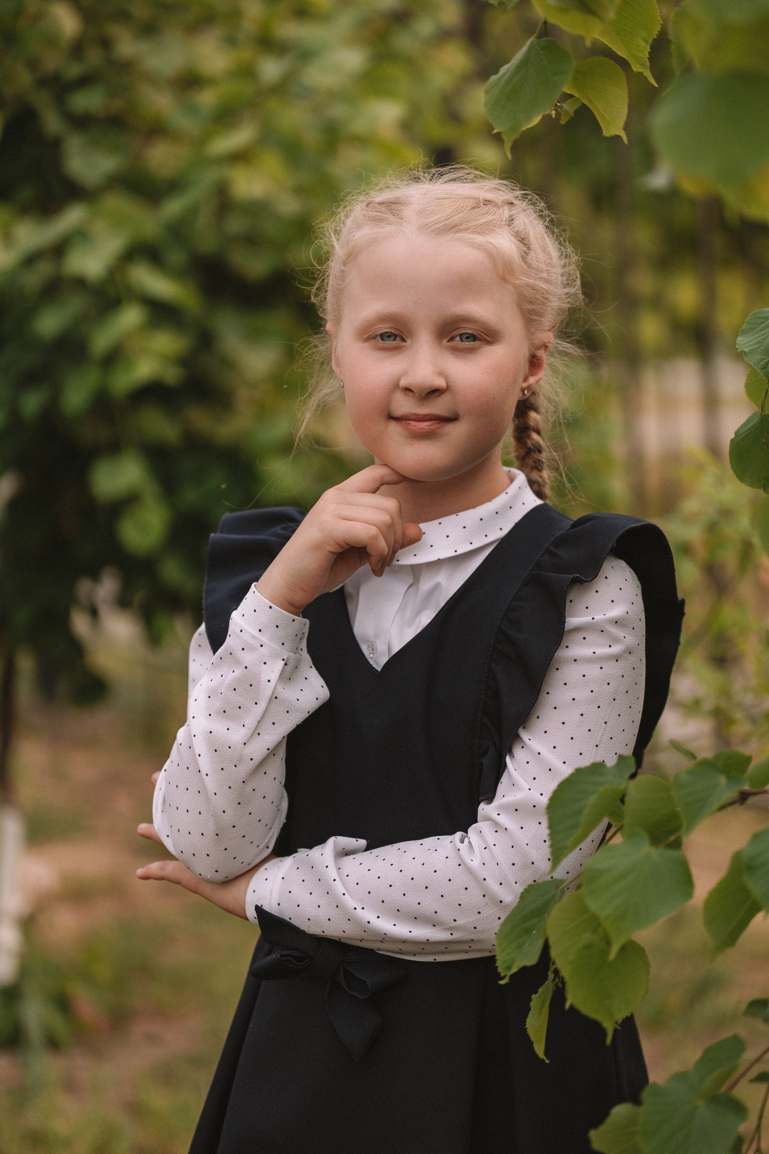 3 класс у школы. Семейный фотограф Тюмень, фотограф на роды Салмина Мария