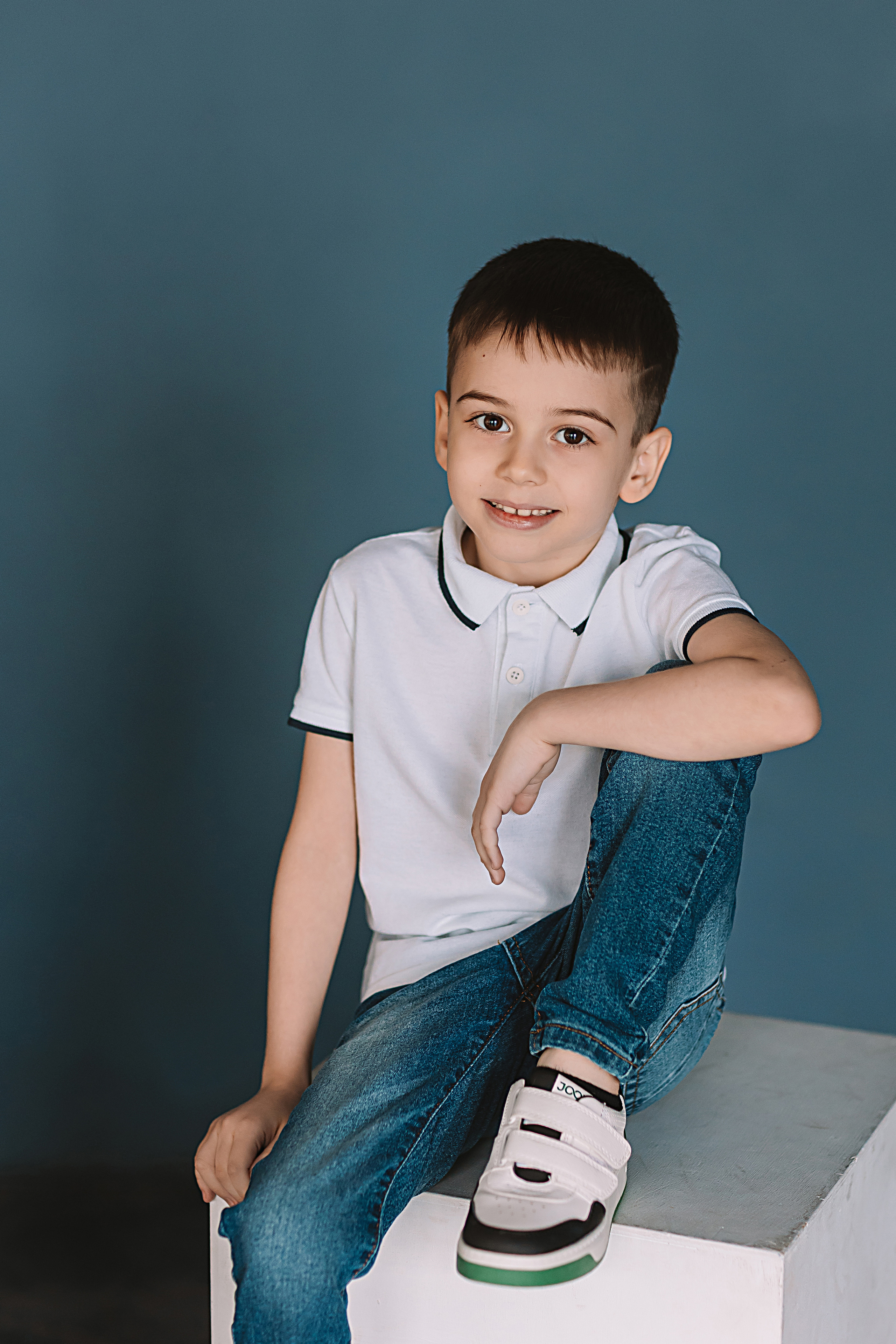 Садик в фотостудии. Семейный фотограф Тюмень, фотограф на роды Салмина Мария