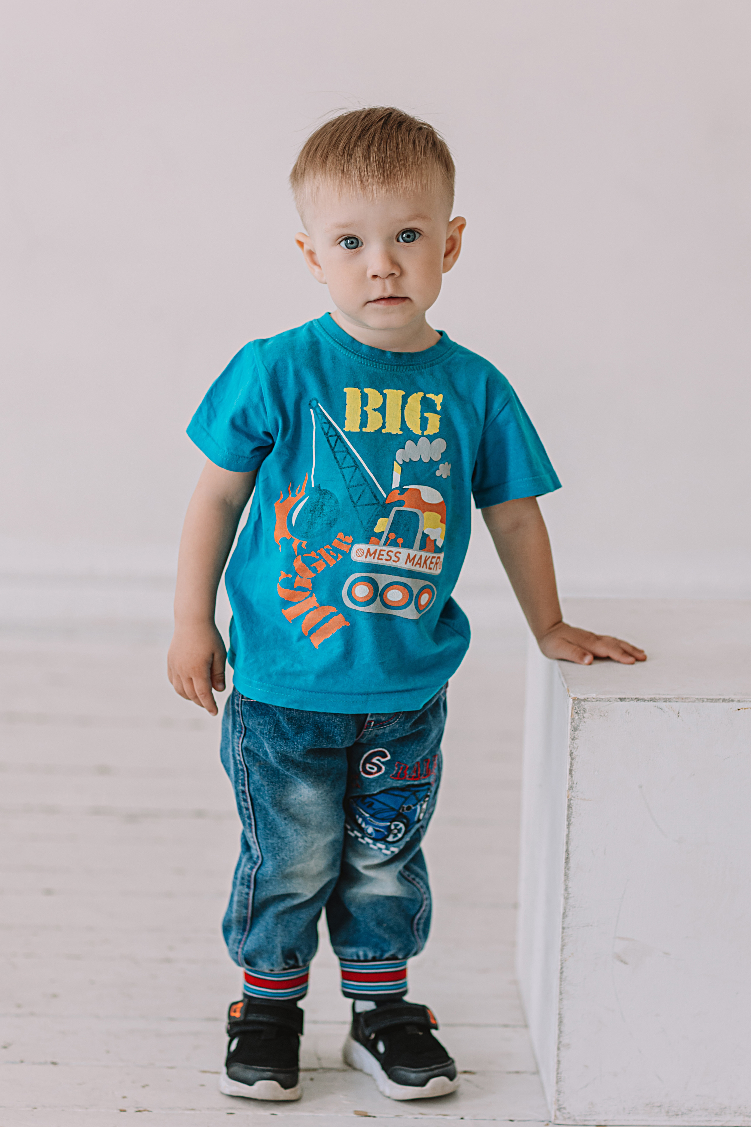 Младшая группа садика в студии. Семейный фотограф Тюмень, фотограф на роды Салмина Мария