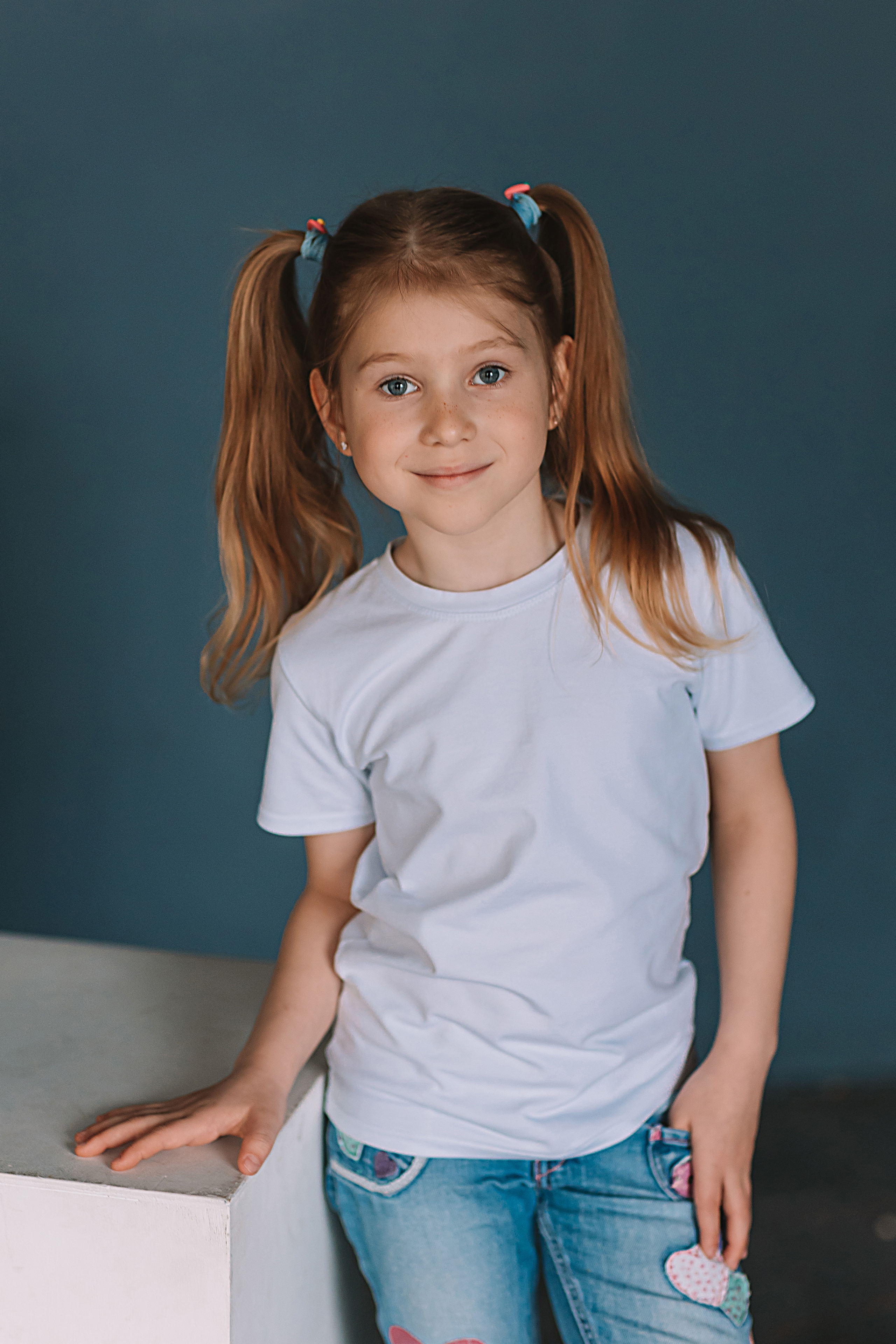 Садик в фотостудии. Семейный фотограф Тюмень, фотограф на роды Салмина Мария