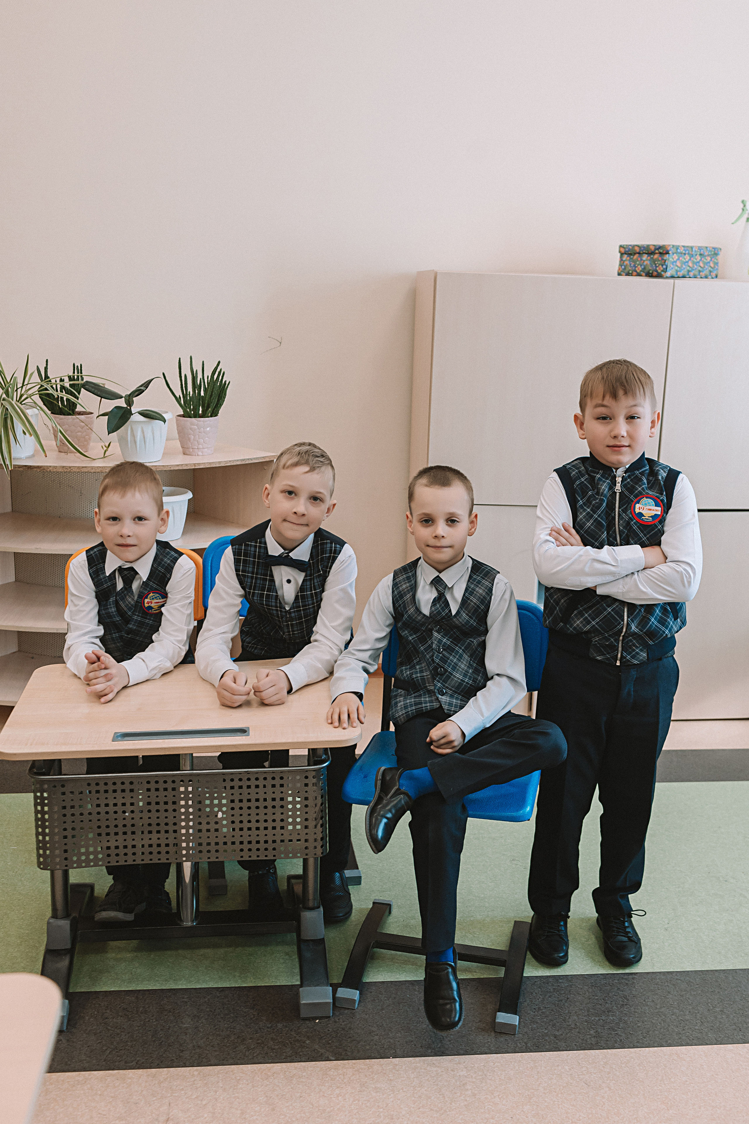 1 класс в кабинете. Семейный фотограф Тюмень, фотограф на роды Салмина Мария