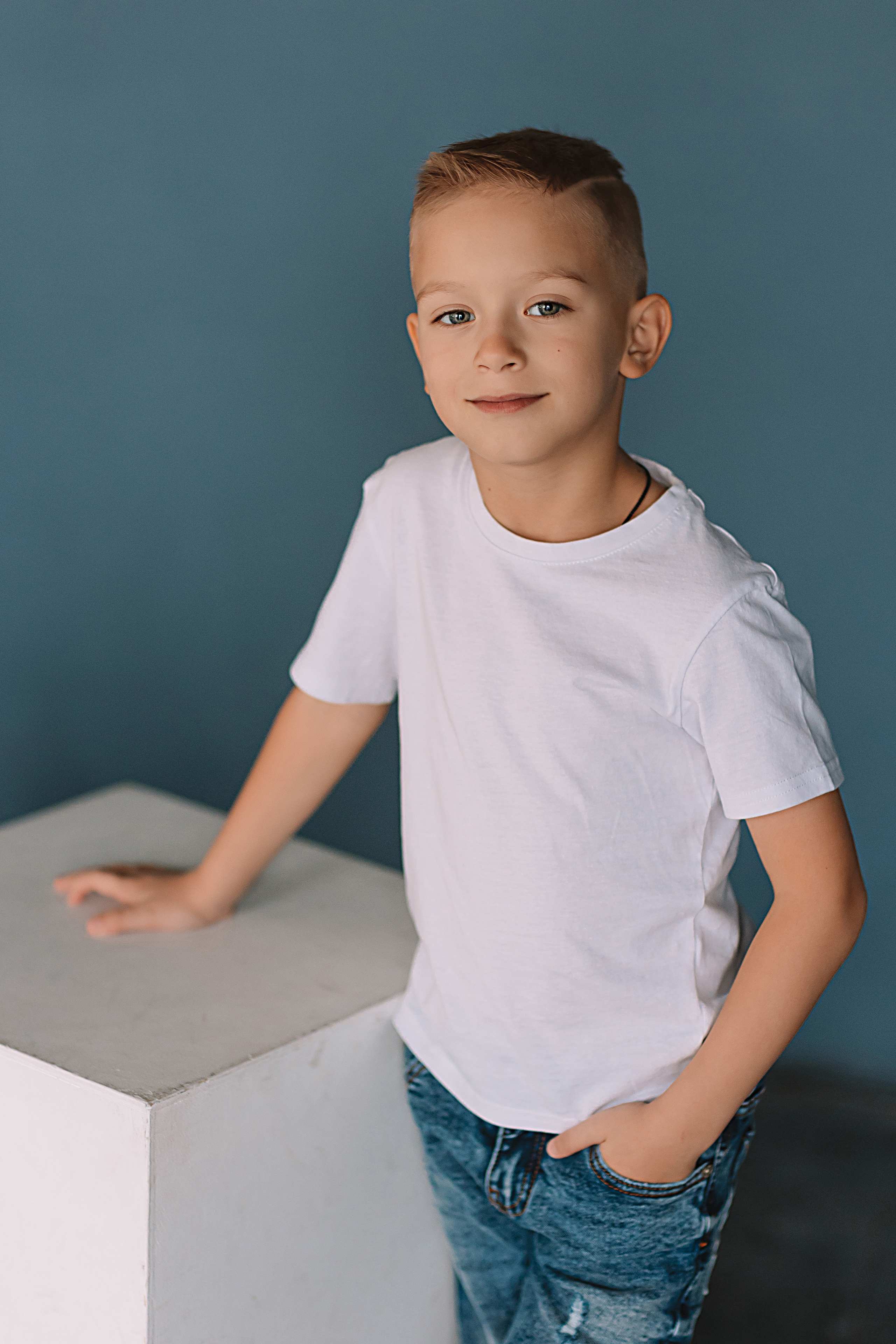 Садик в фотостудии. Семейный фотограф Тюмень, фотограф на роды Салмина Мария