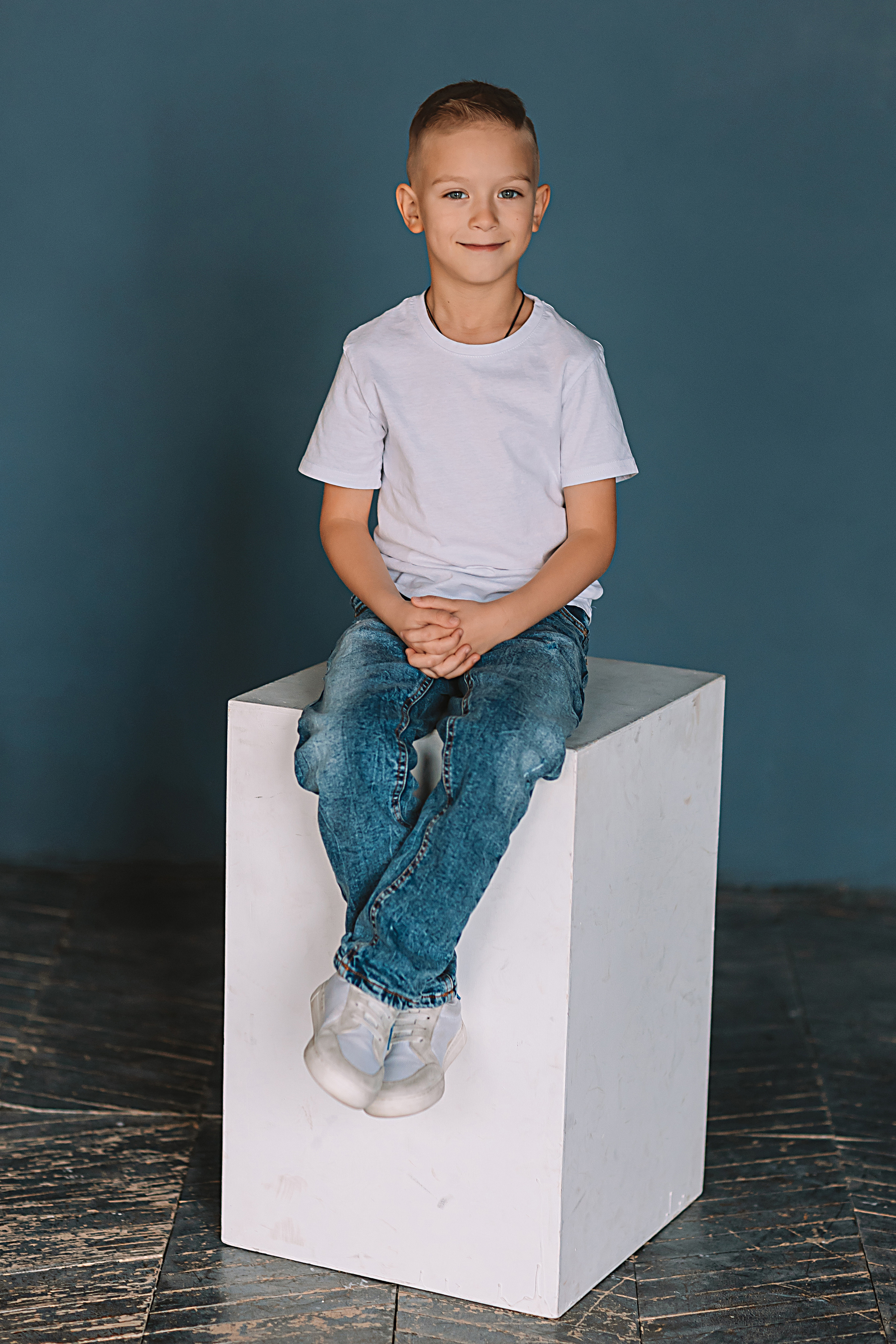 Садик в фотостудии. Семейный фотограф Тюмень, фотограф на роды Салмина Мария