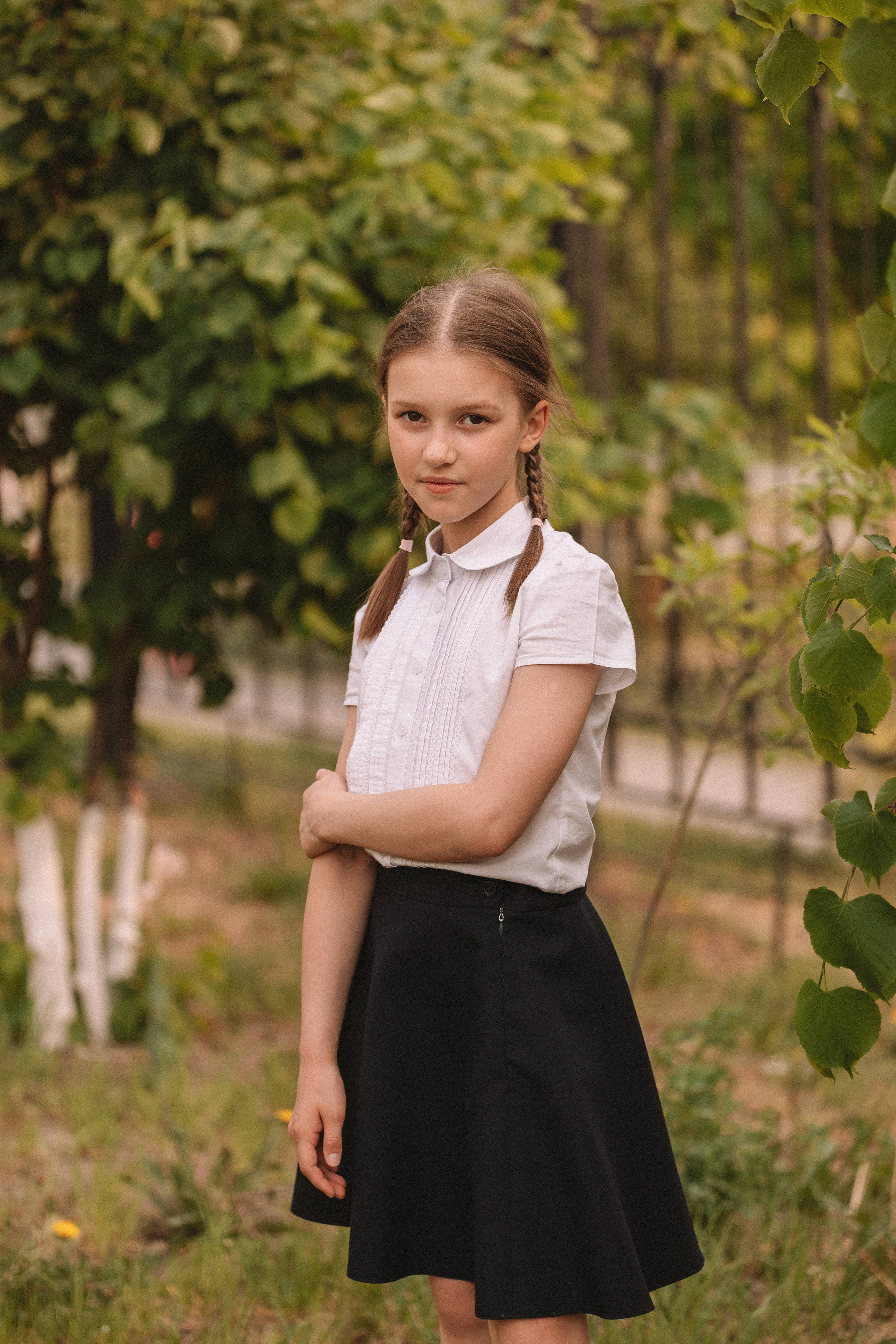 3 класс у школы. Семейный фотограф Тюмень, фотограф на роды Салмина Мария