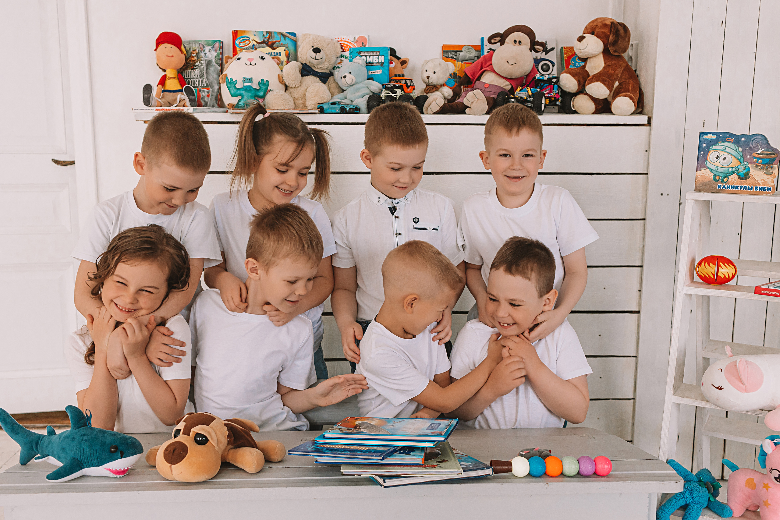 Садик в фотостудии. Семейный фотограф Тюмень, фотограф на роды Салмина Мария