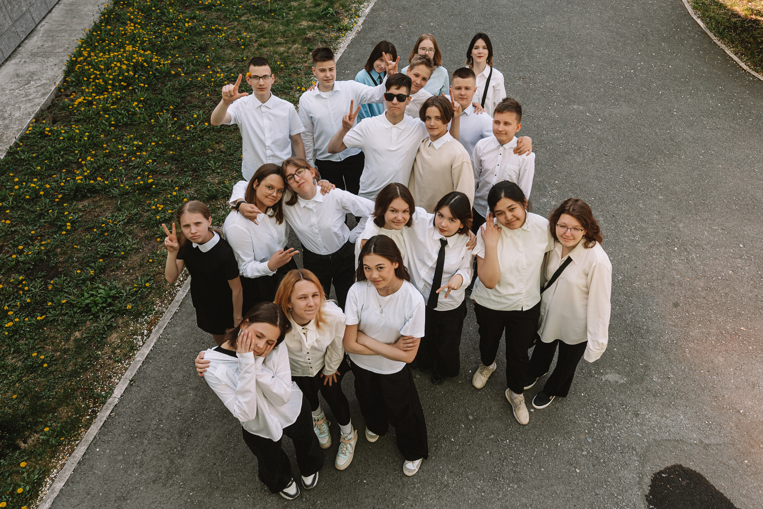 7 класс на улице. Семейный фотограф Тюмень, фотограф на роды Салмина Мария