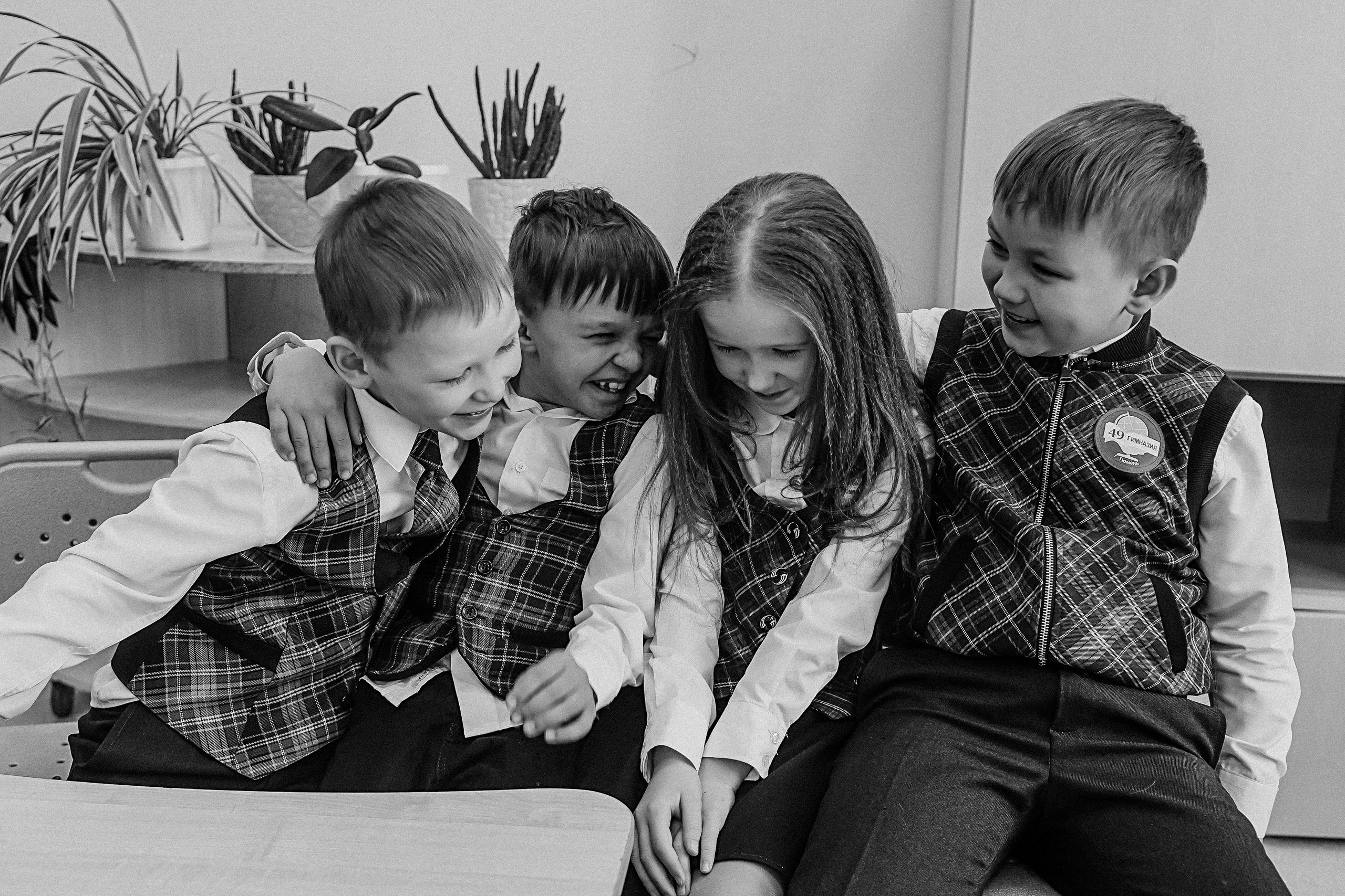 1 класс в кабинете. Семейный фотограф Тюмень, фотограф на роды Салмина Мария