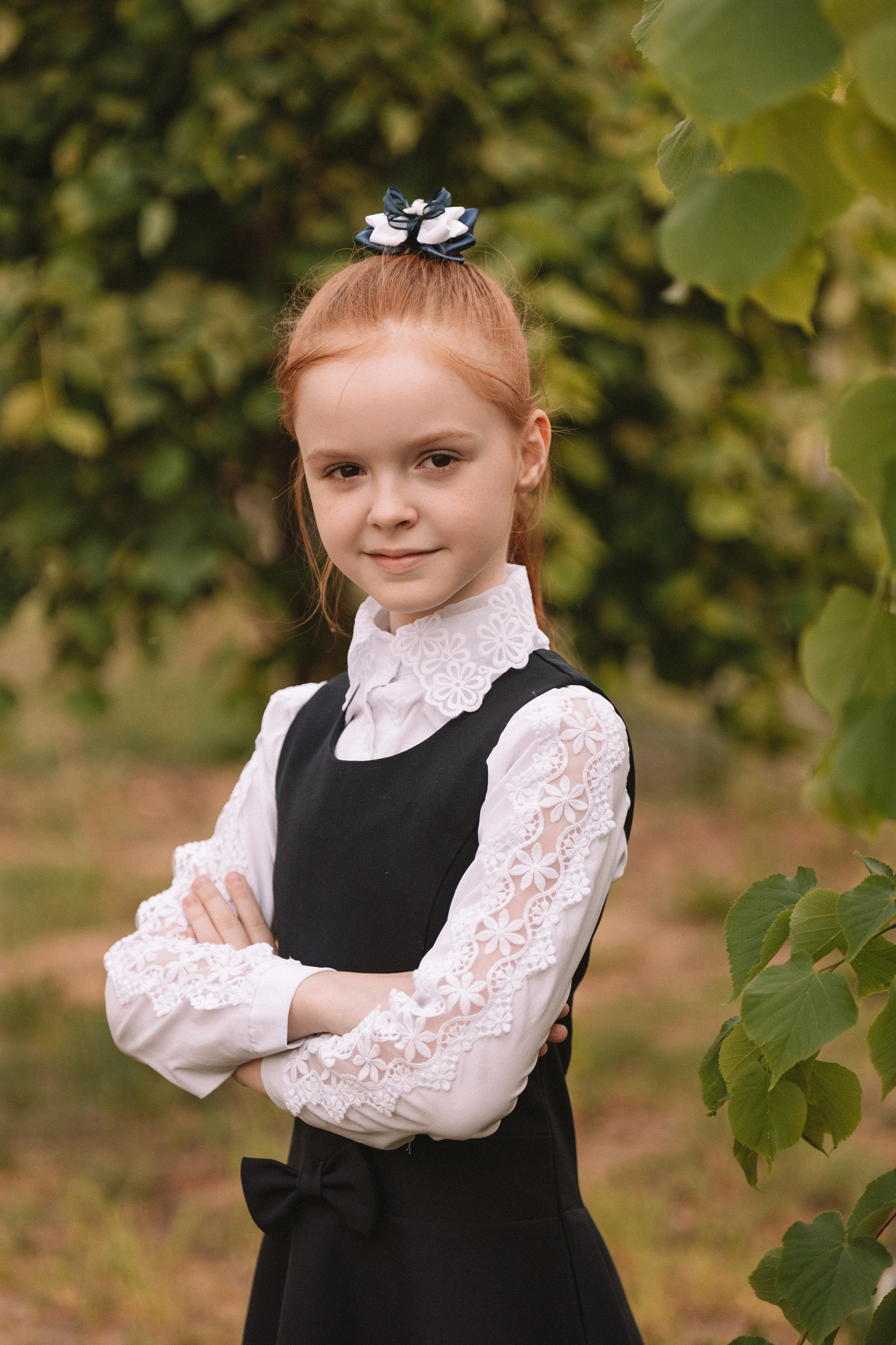 3 класс у школы. Семейный фотограф Тюмень, фотограф на роды Салмина Мария