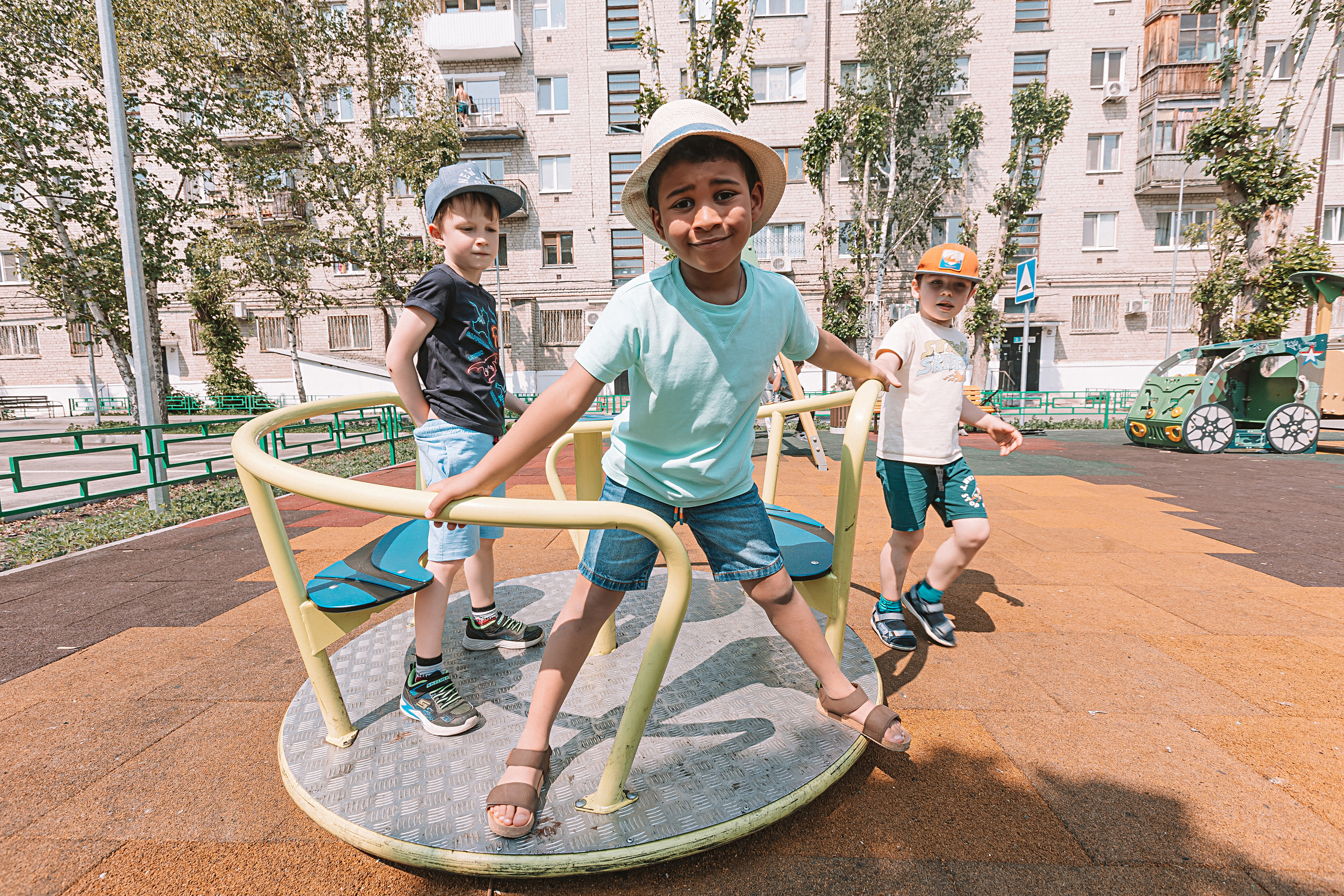 Один день в саду (частный). Семейный фотограф Тюмень, фотограф на роды Салмина Мария