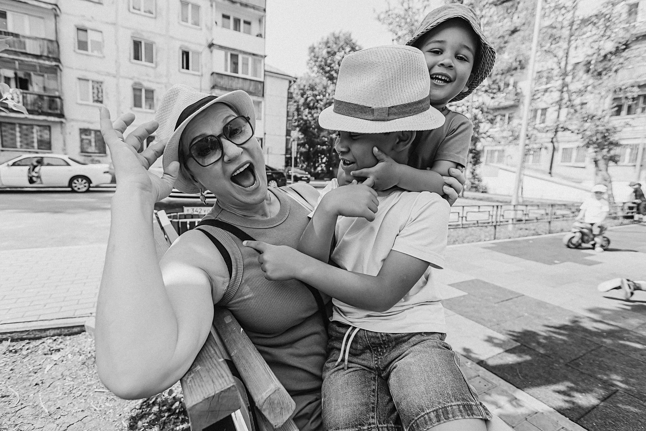 Один день в саду (частный). Семейный фотограф Тюмень, фотограф на роды Салмина Мария