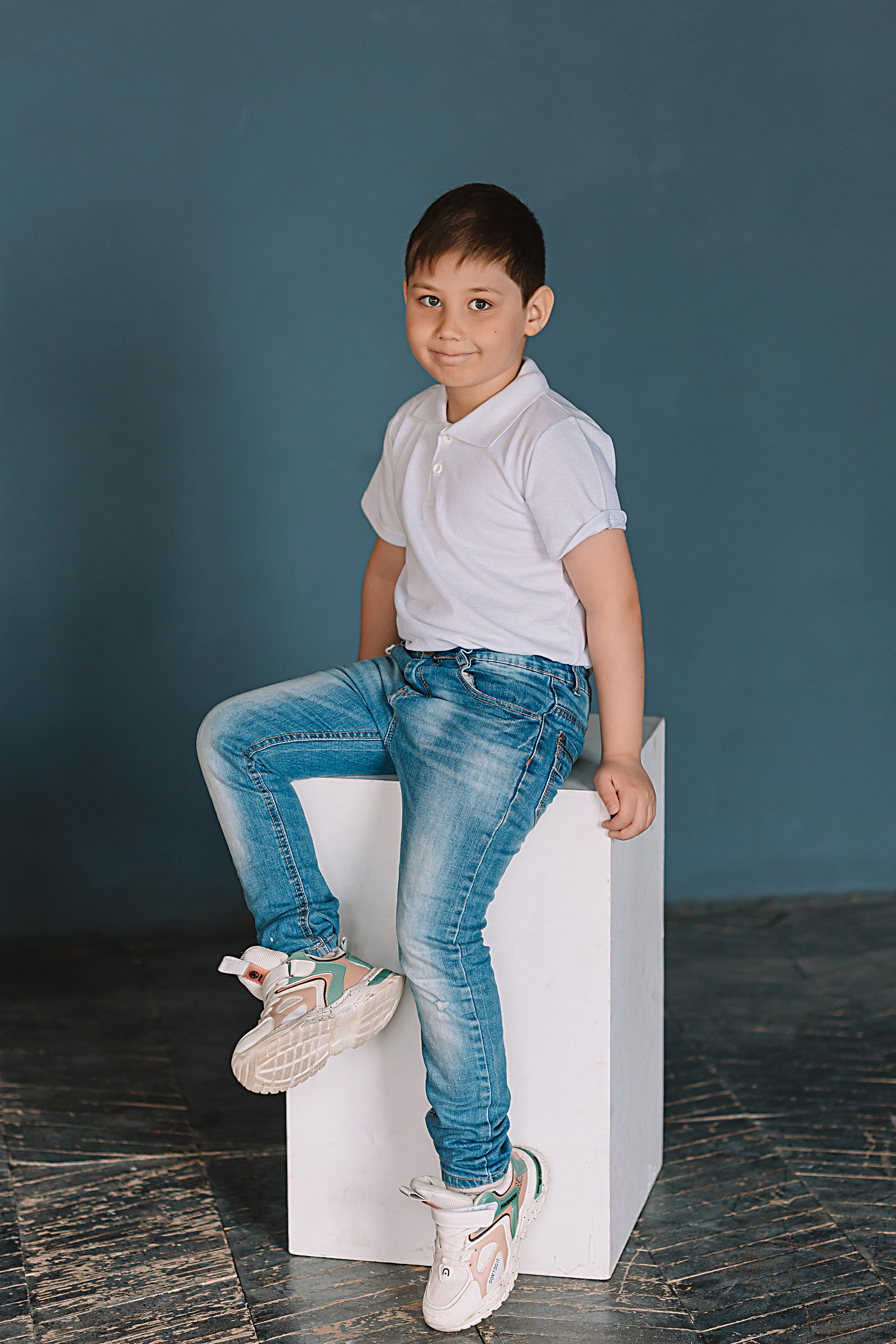 Садик в фотостудии. Семейный фотограф Тюмень, фотограф на роды Салмина Мария