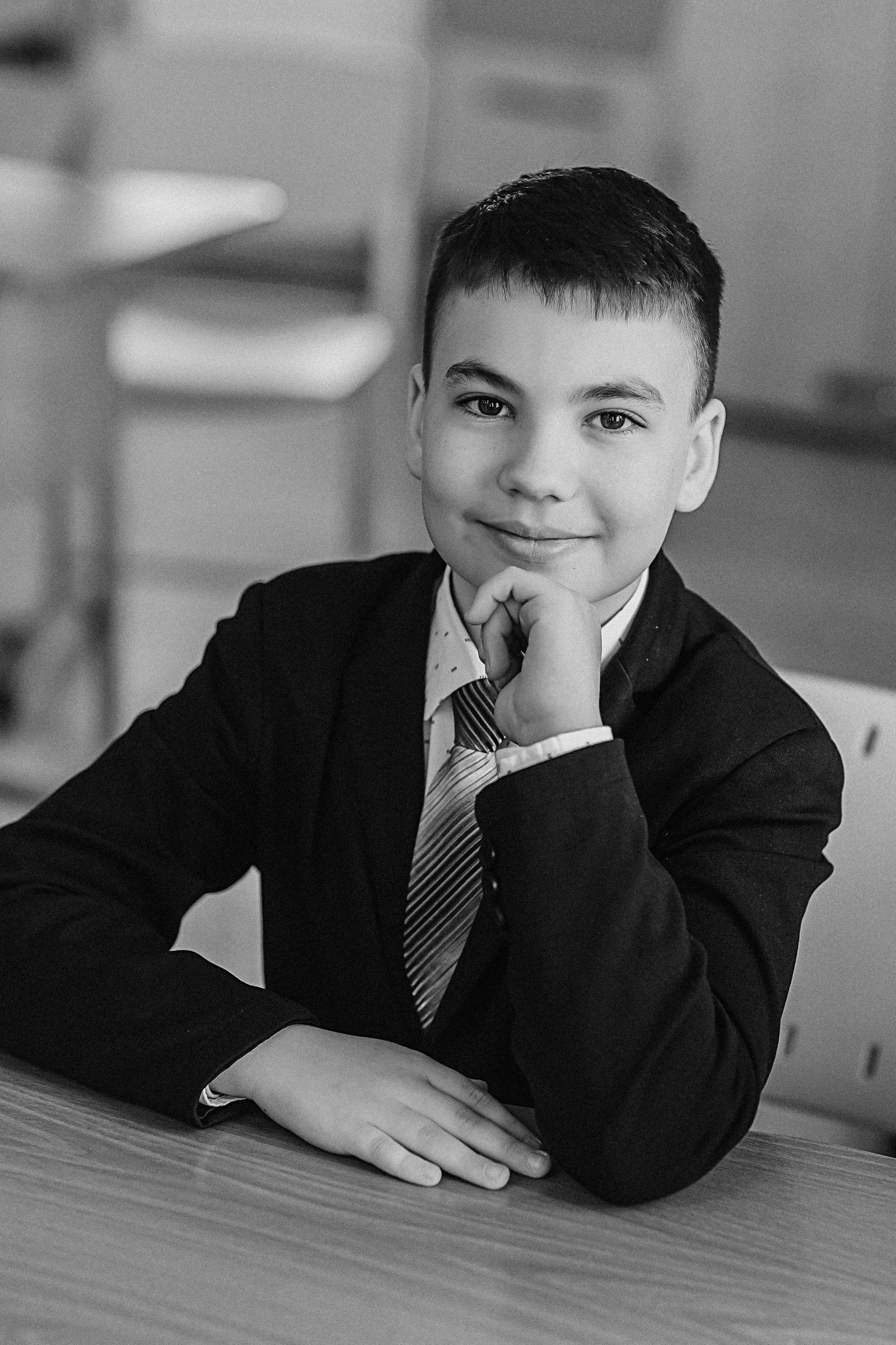 7 класс в кабинете. Семейный фотограф Тюмень, фотограф на роды Салмина Мария