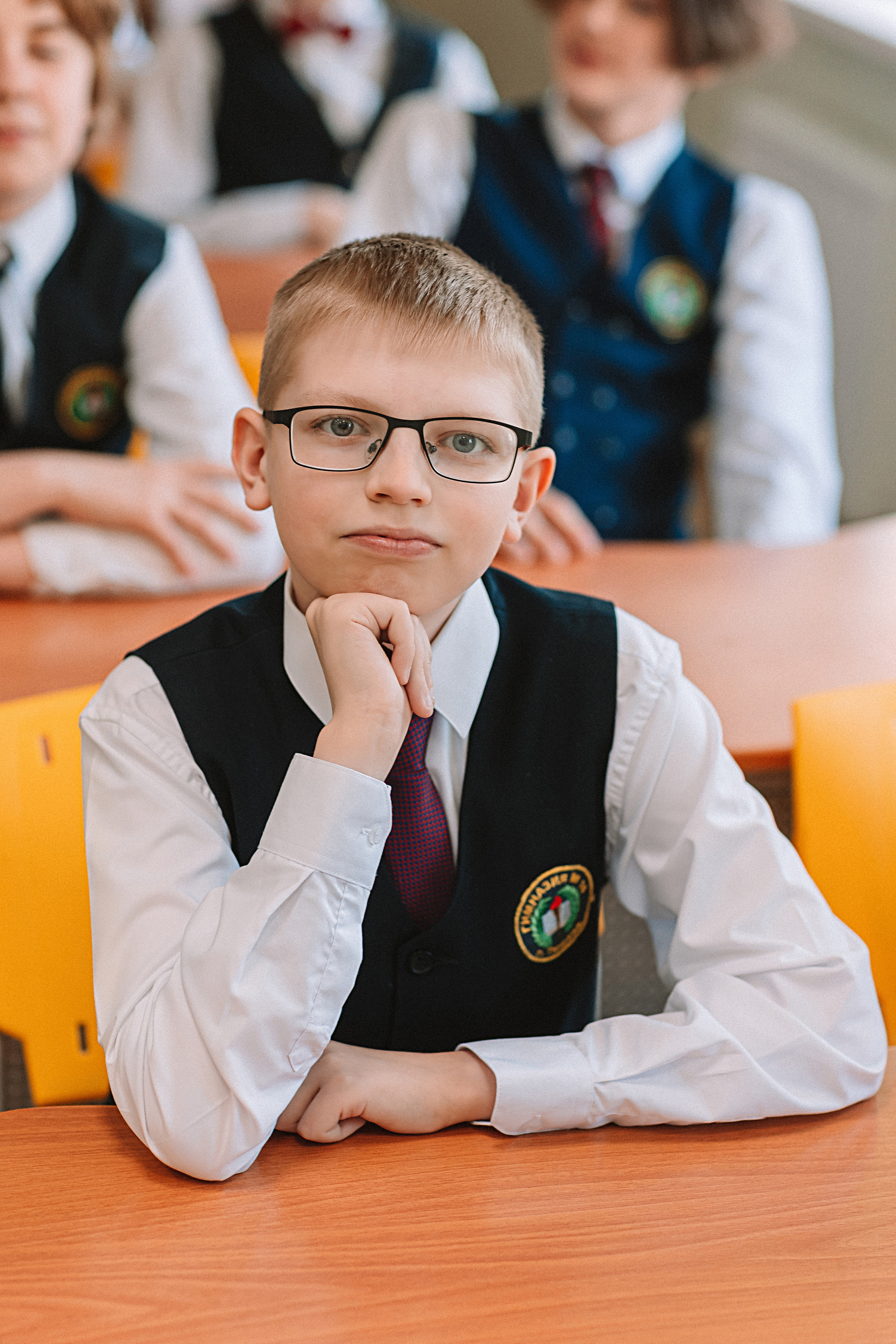 7 класс в кабинете. Семейный фотограф Тюмень, фотограф на роды Салмина Мария