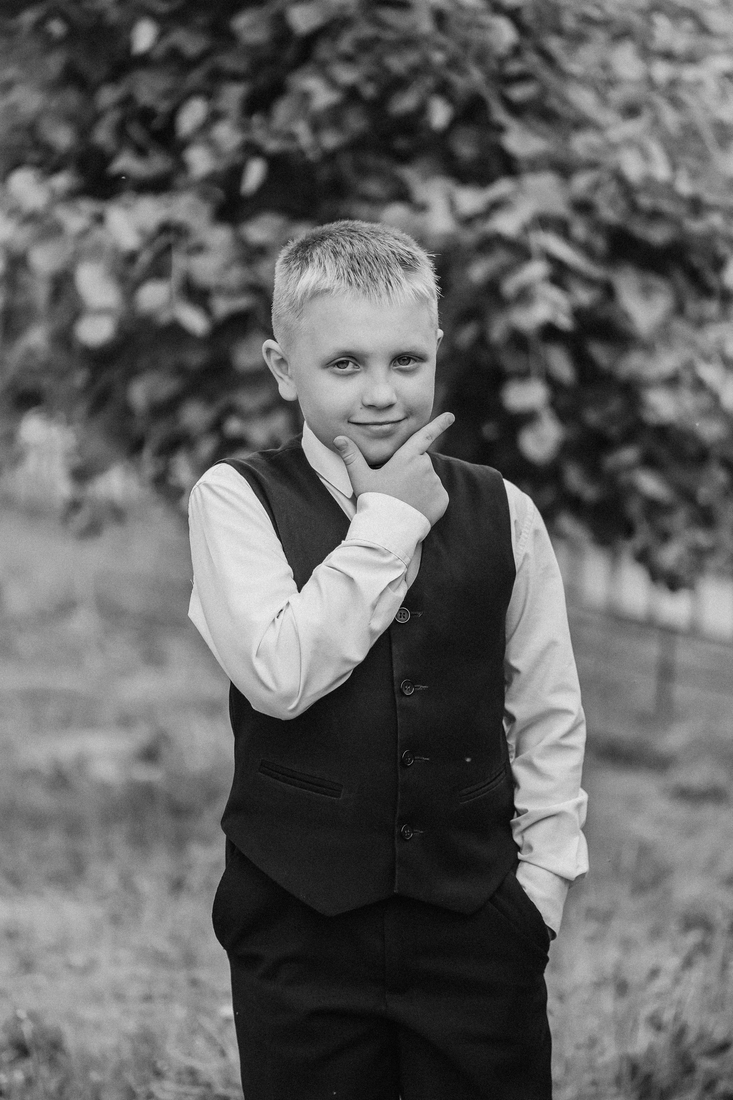 3 класс у школы. Семейный фотограф Тюмень, фотограф на роды Салмина Мария