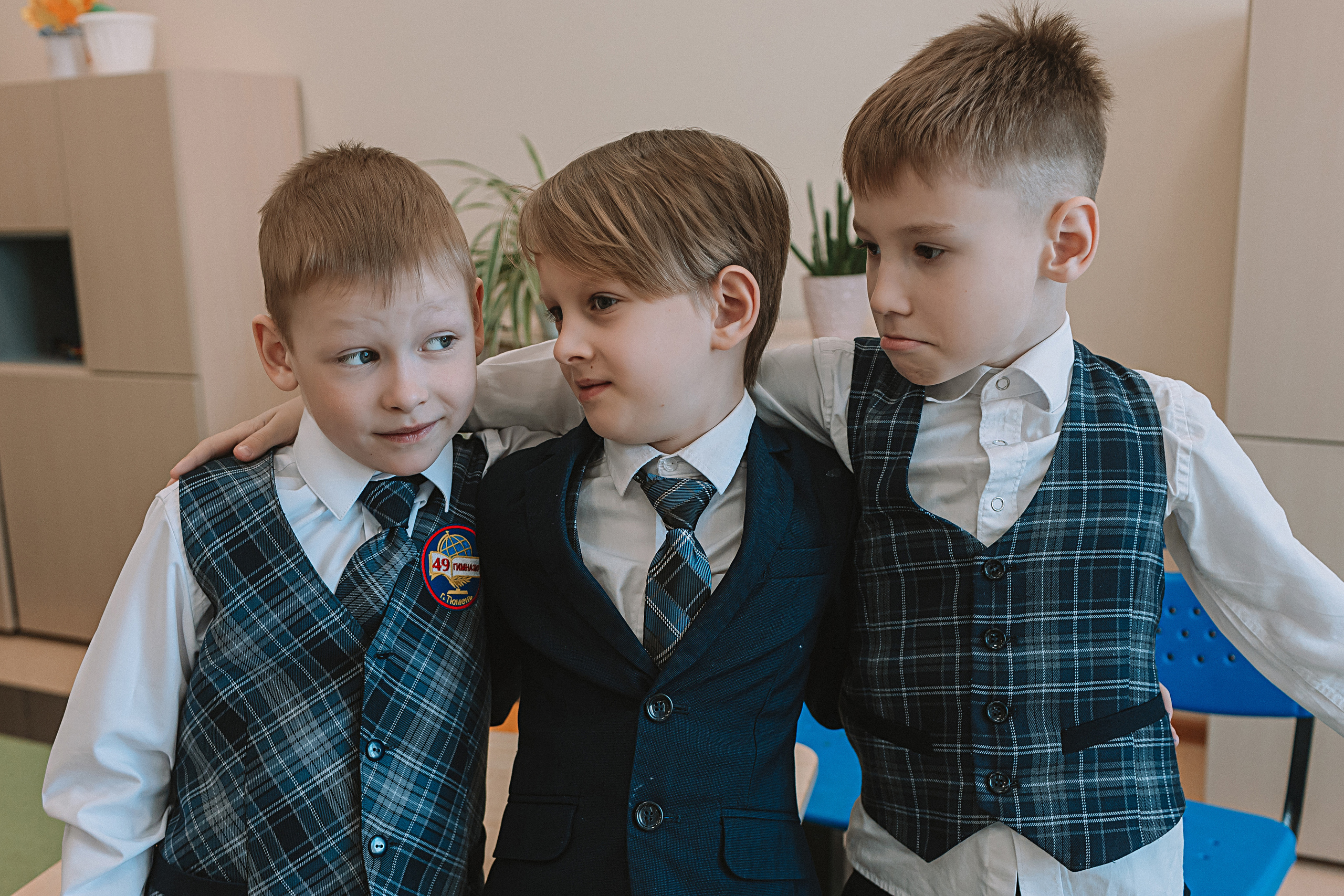 1 класс в кабинете. Семейный фотограф Тюмень, фотограф на роды Салмина Мария