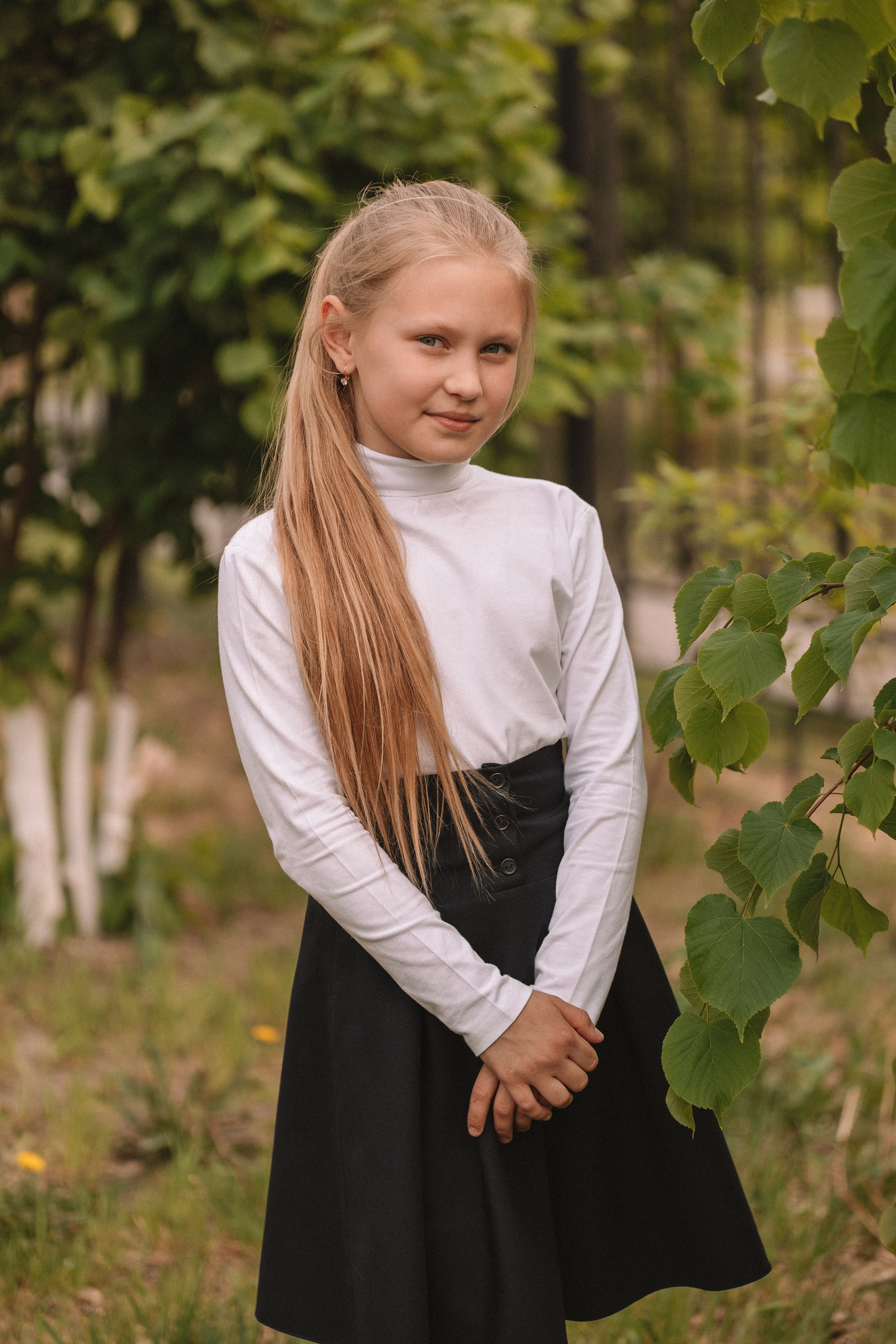 3 класс у школы. Семейный фотограф Тюмень, фотограф на роды Салмина Мария