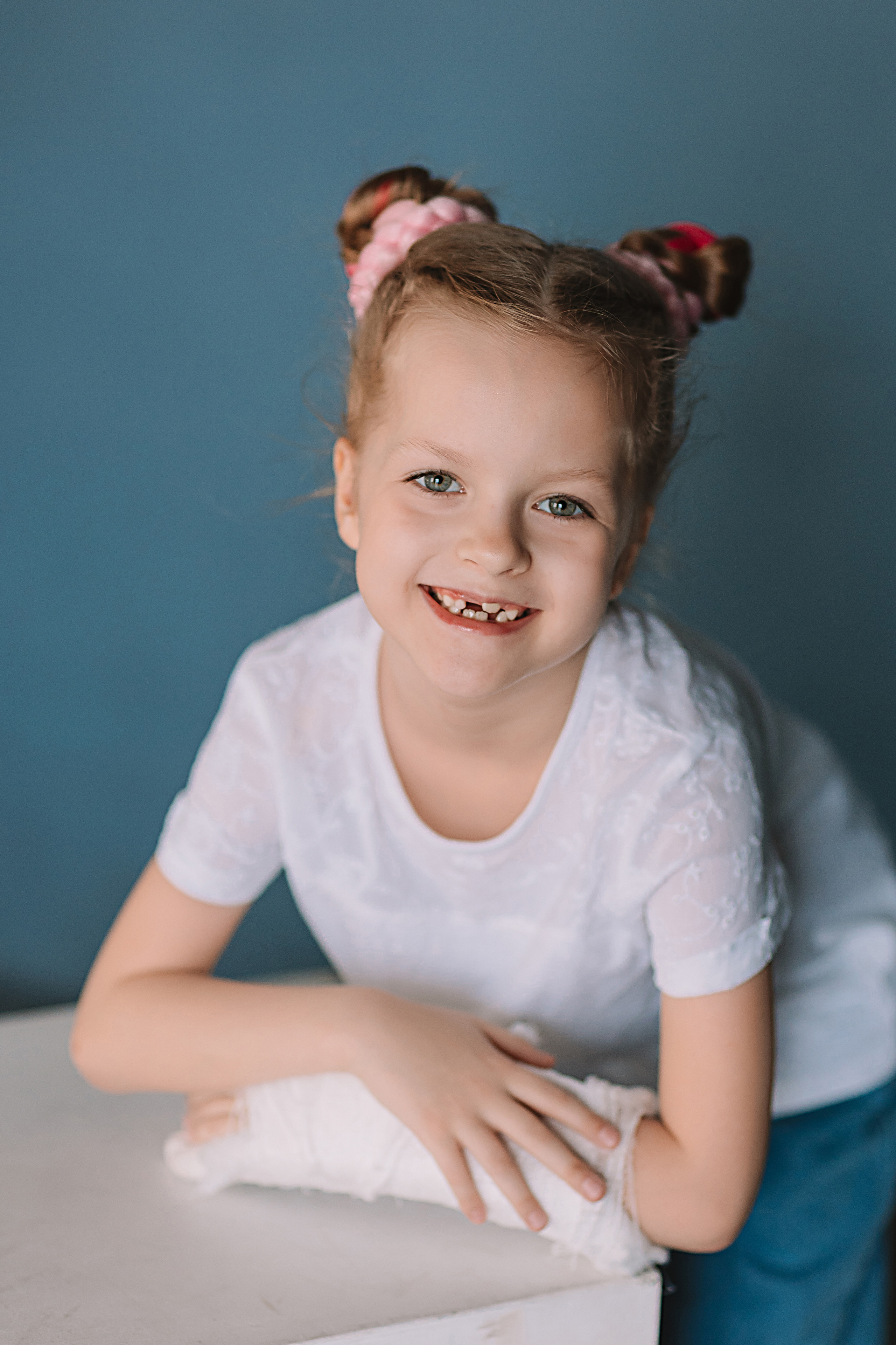 Садик в фотостудии. Семейный фотограф Тюмень, фотограф на роды Салмина Мария