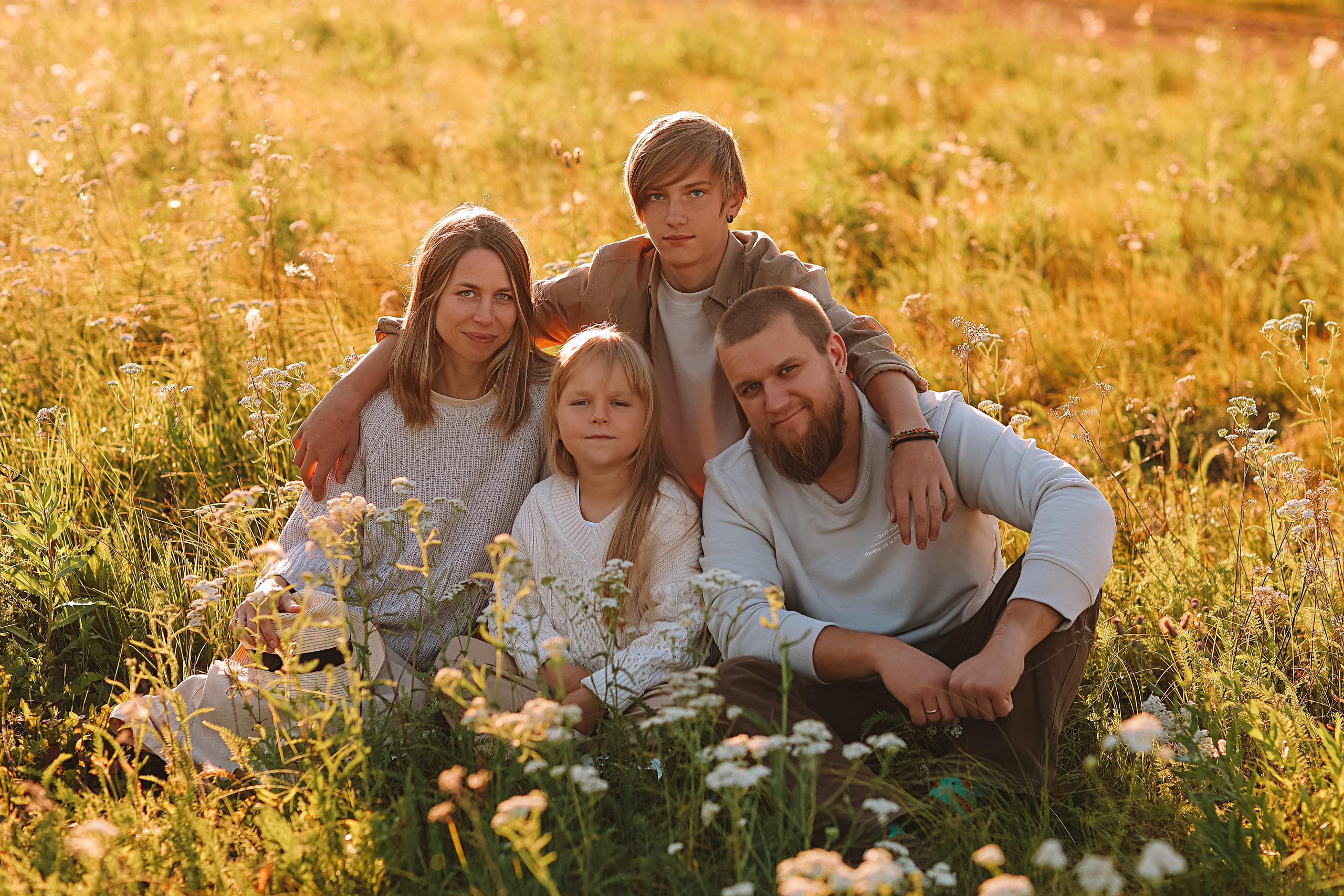 Семейная (каменка). Семейный фотограф Тюмень, фотограф на роды Салмина Мария