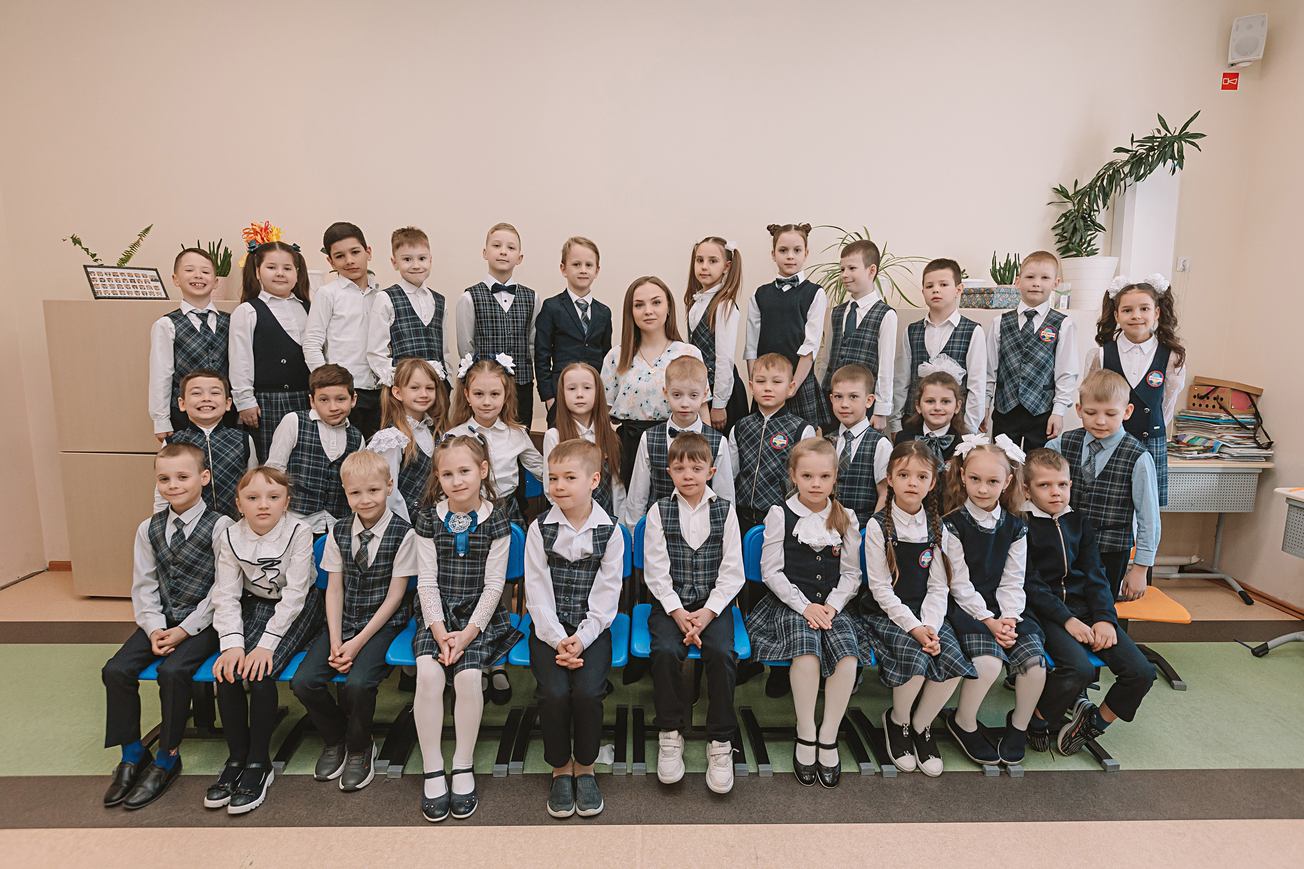 1 класс в кабинете. Семейный фотограф Тюмень, фотограф на роды Салмина Мария