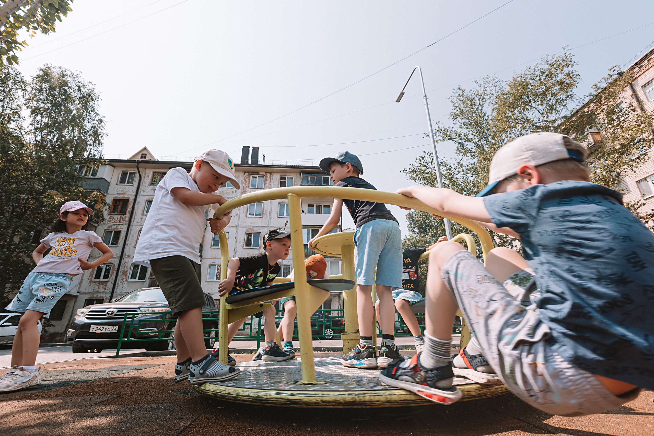 Один день в саду (частный). Семейный фотограф Тюмень, фотограф на роды Салмина Мария