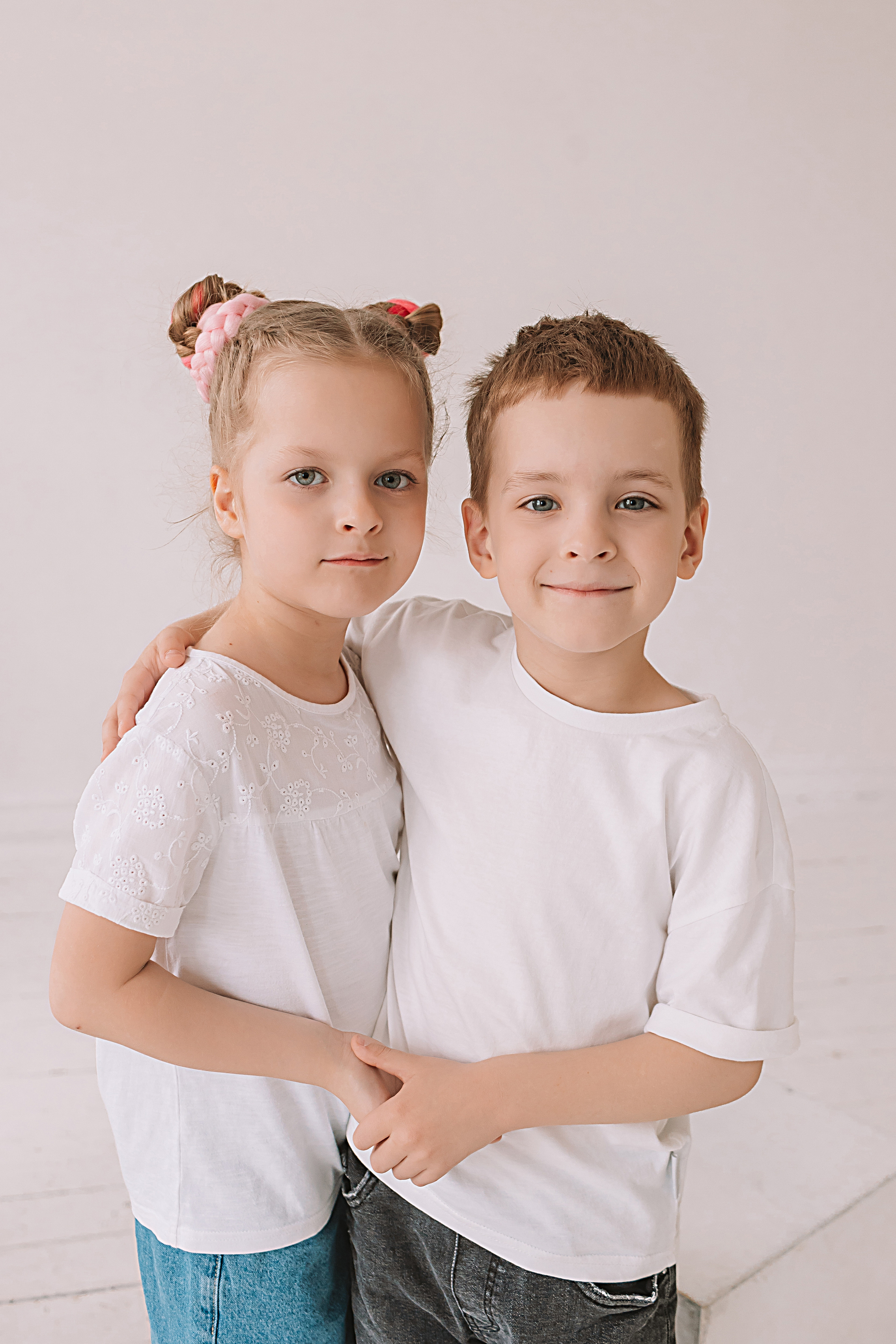 Садик в фотостудии. Семейный фотограф Тюмень, фотограф на роды Салмина Мария