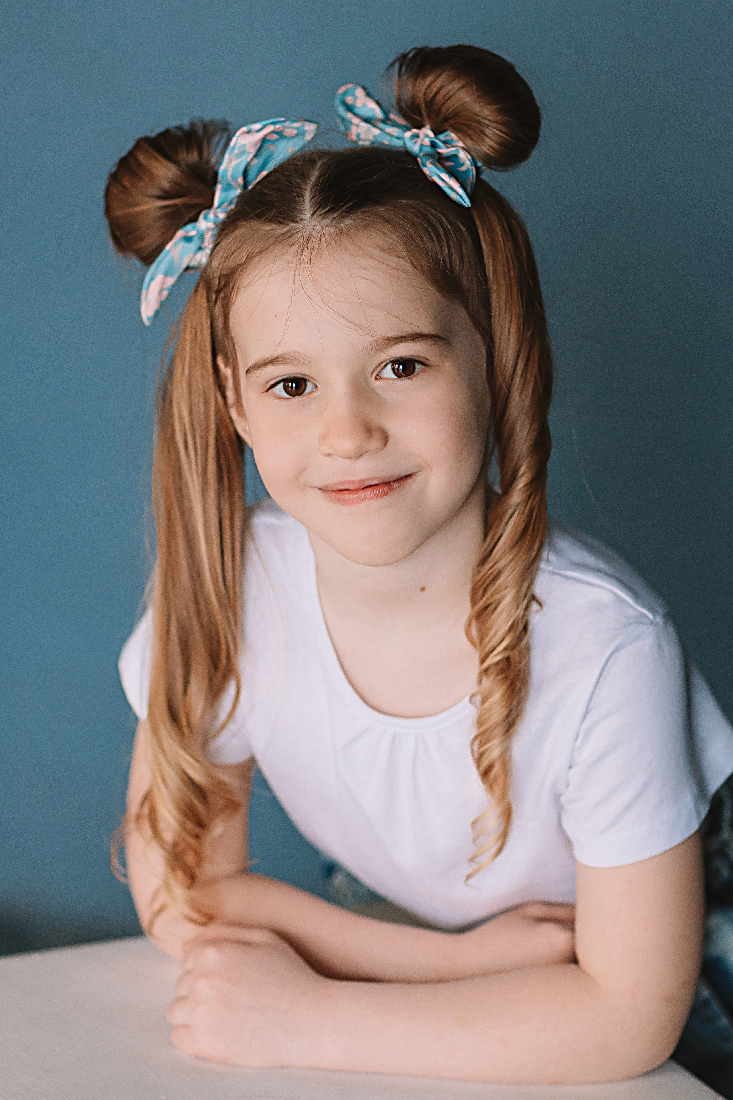 Садик в фотостудии. Семейный фотограф Тюмень, фотограф на роды Салмина Мария