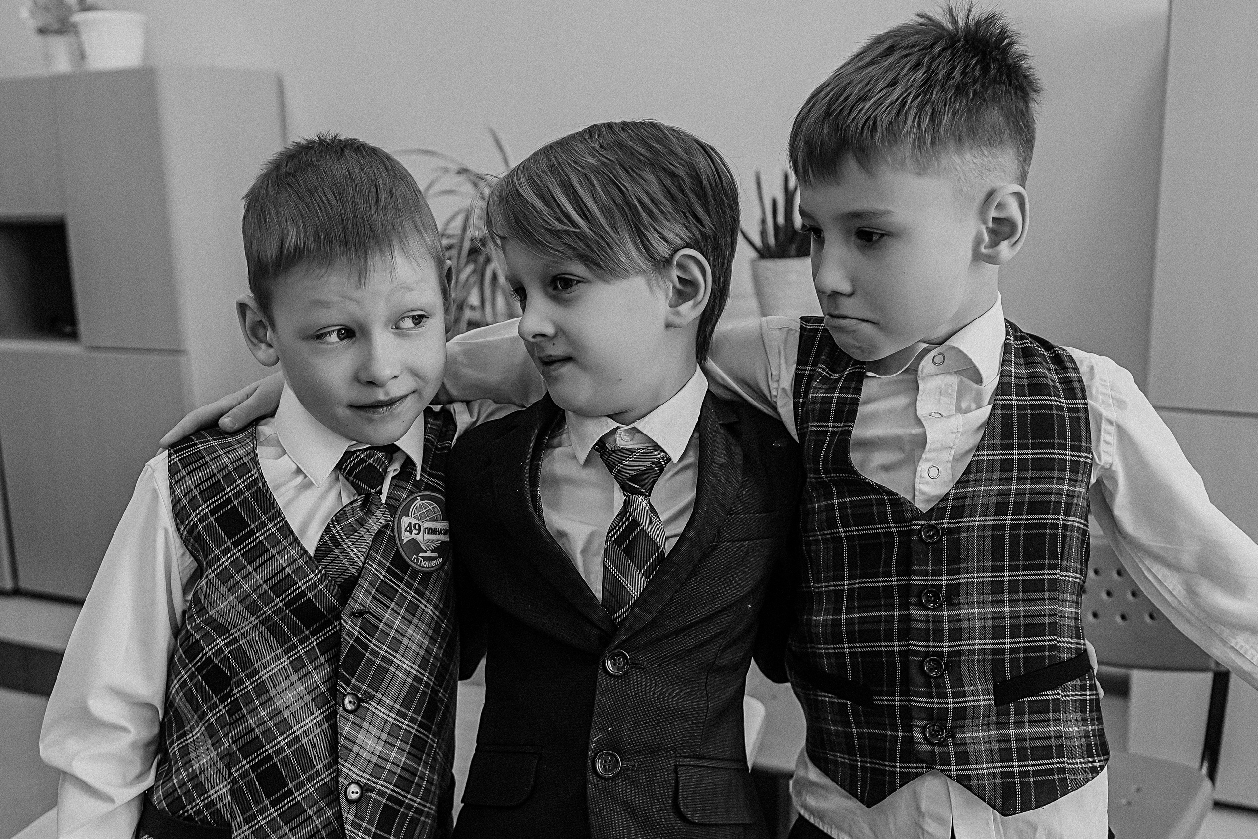 1 класс в кабинете. Семейный фотограф Тюмень, фотограф на роды Салмина Мария